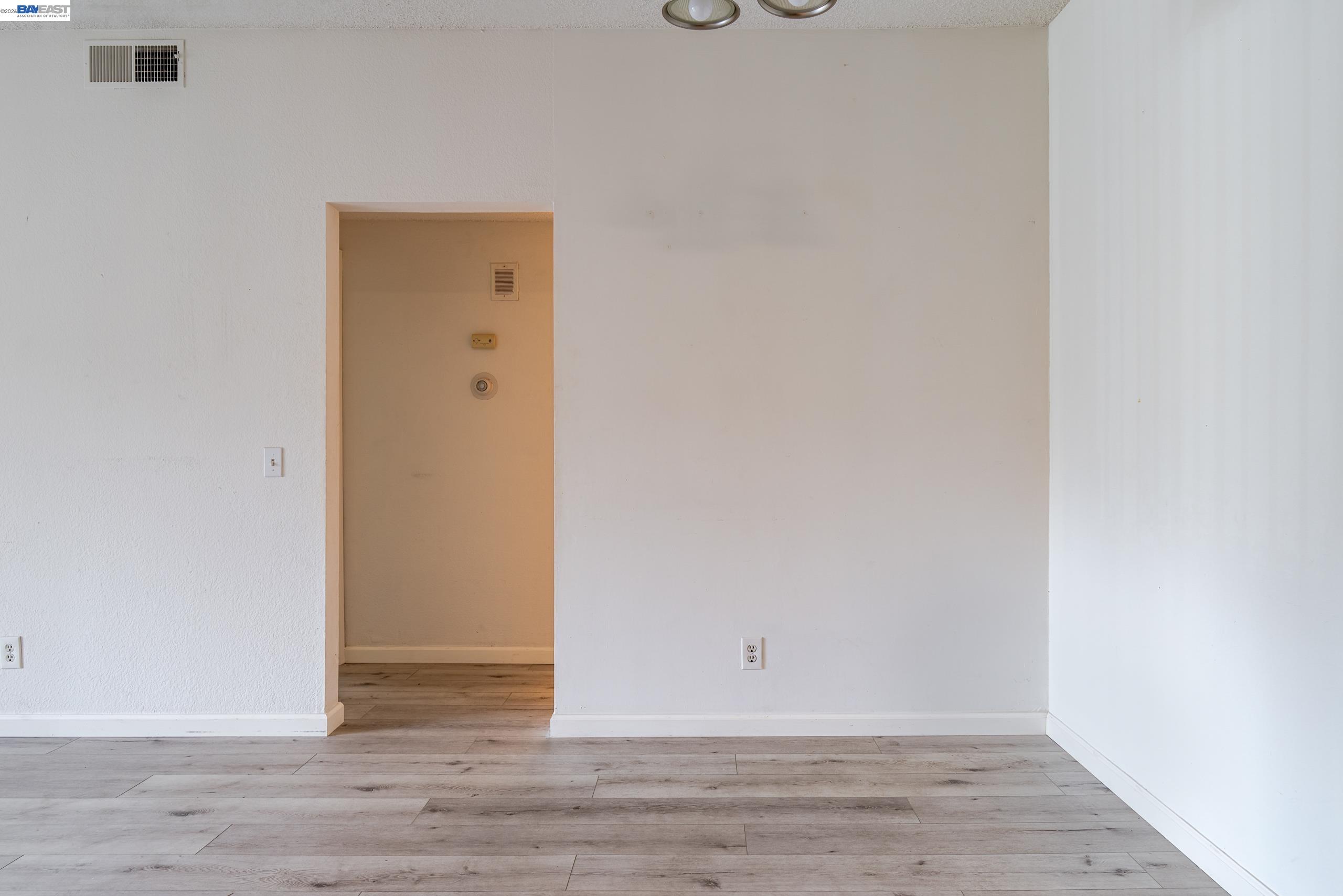 Photo #9: 41137698 Listing: Photo #9