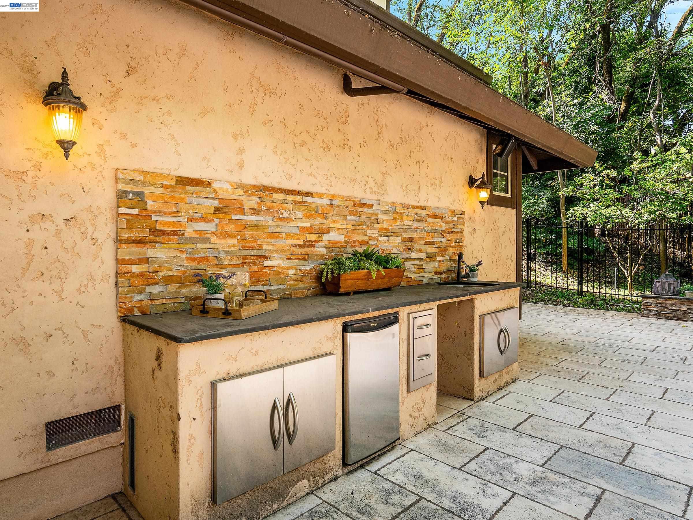 8681 Winding Way, Fair Oaks CA 95628 — photo 38