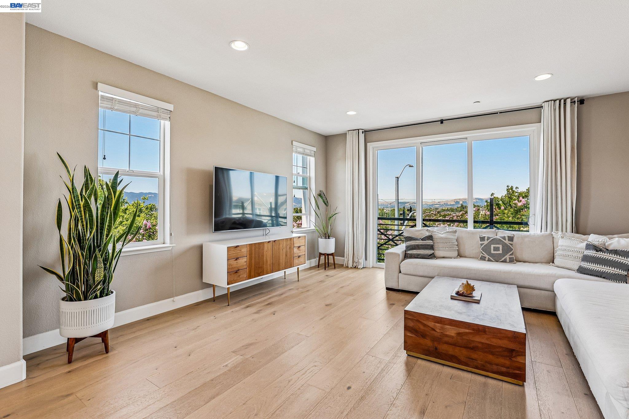 Photo #1: 41137740 Listing: Photo #1