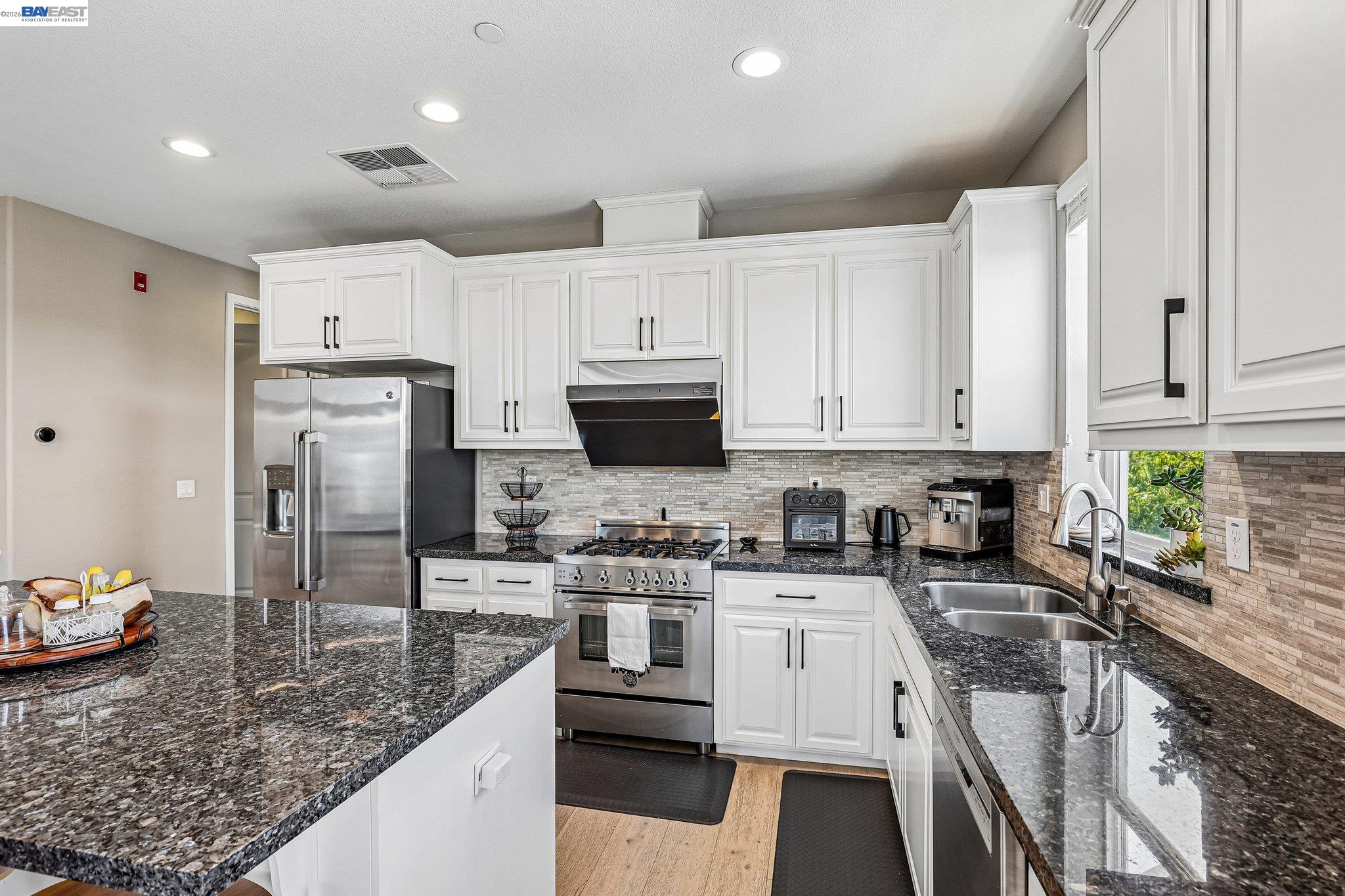 Photo #10: 41137740 Listing: Photo #10