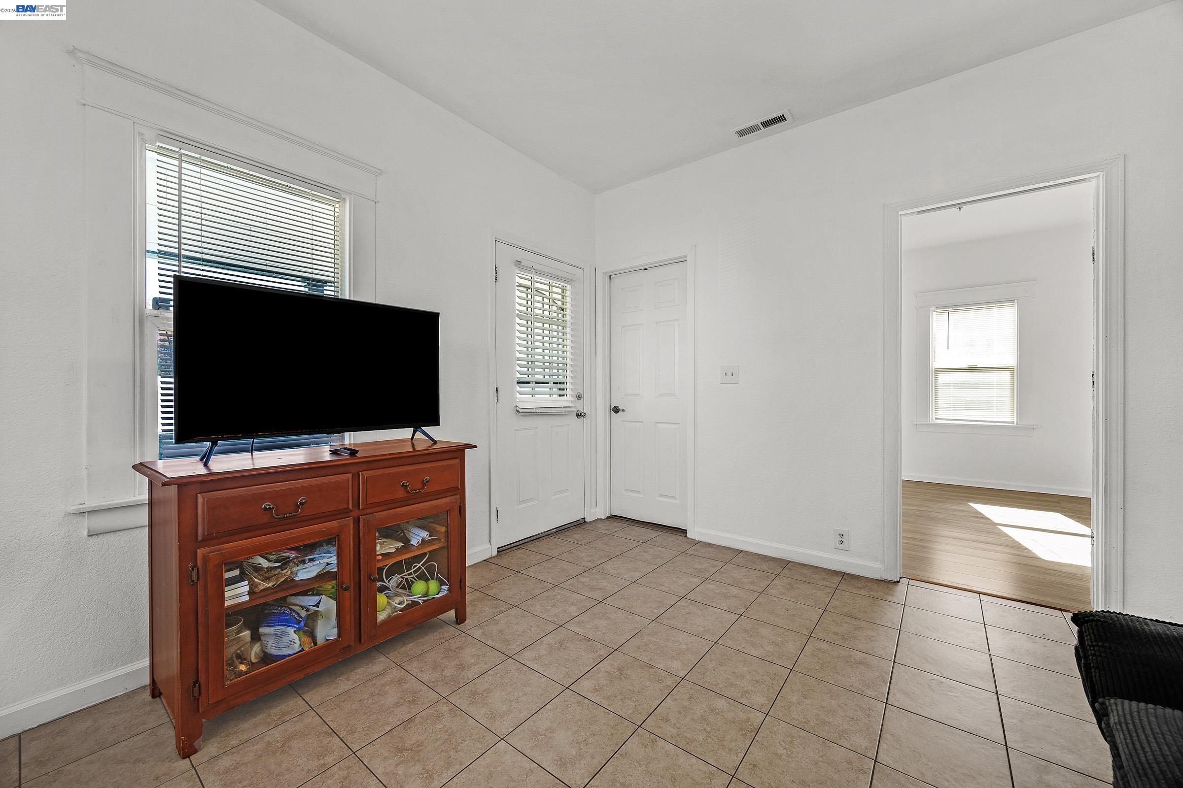 1010 W 4Th St, Antioch CA 94509 — photo 8