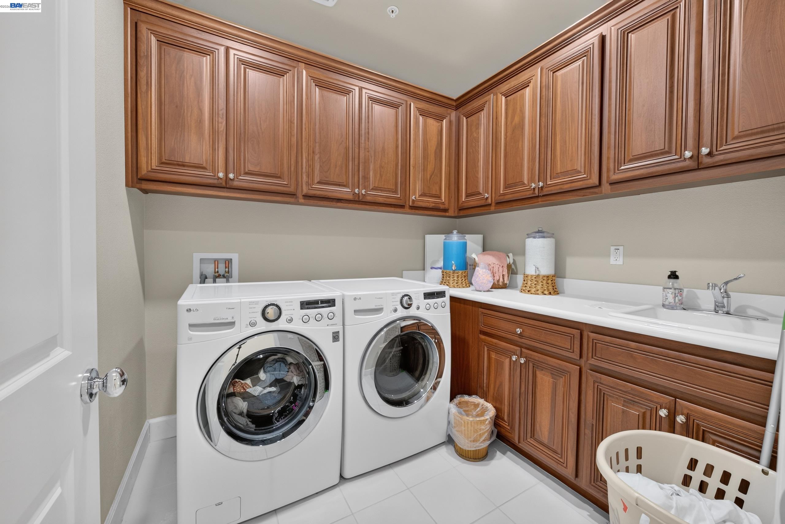 200 cliffecastle, San Ramon CA 94583 — photo 40