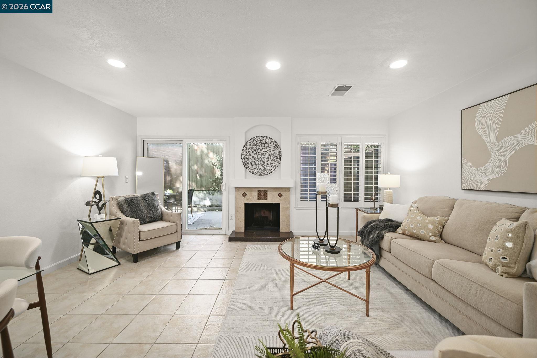 Photo #4: 41137870 Listing: Photo #4