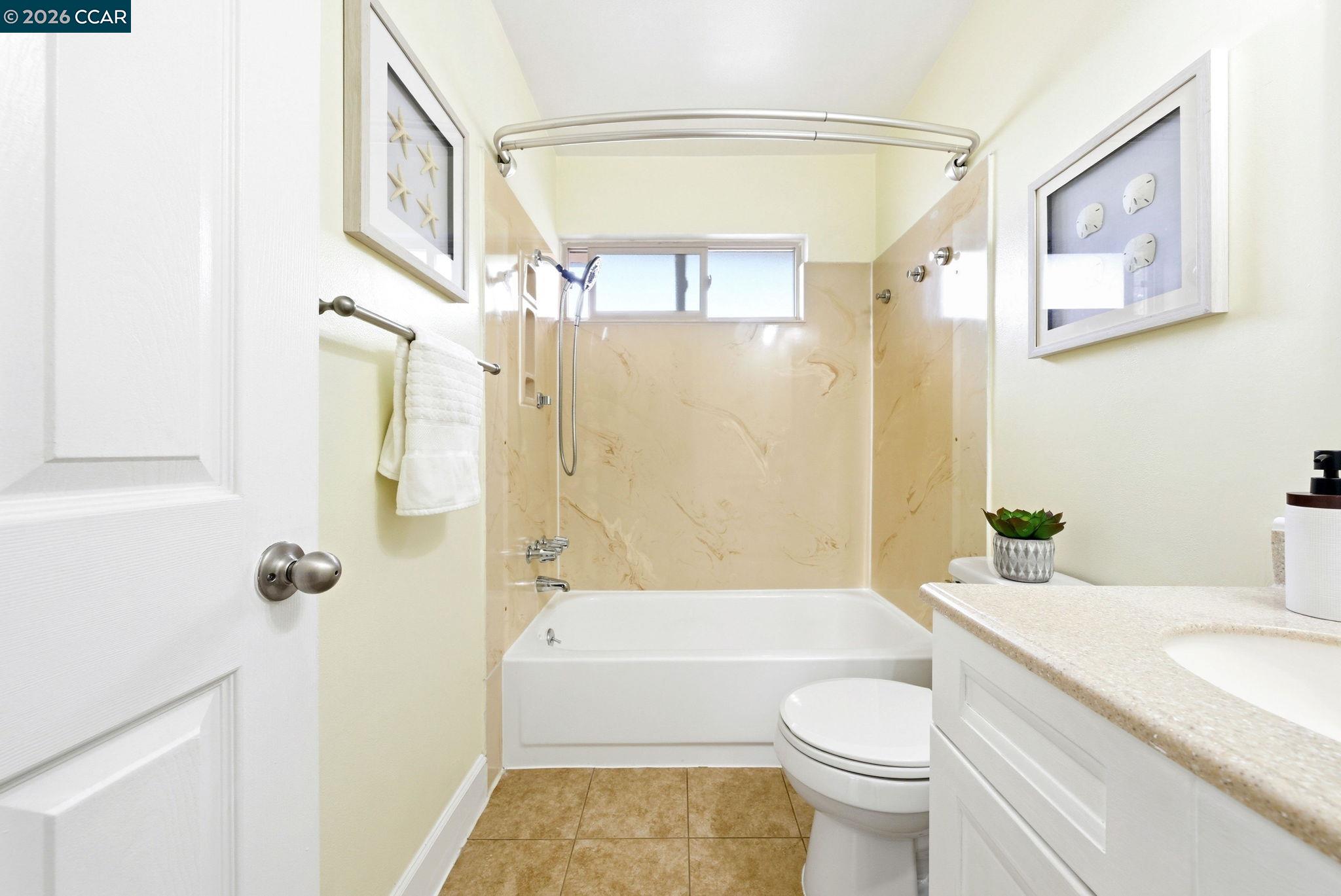 Photo #33: 41137888 Listing: Photo #33