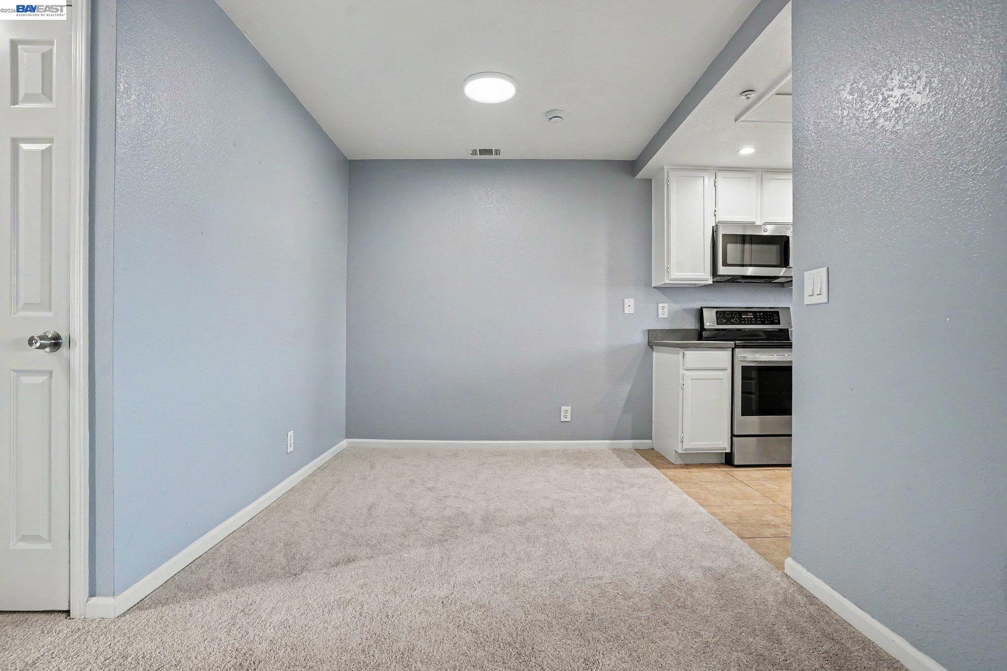 Photo #2: 41137894 Listing: Photo #2