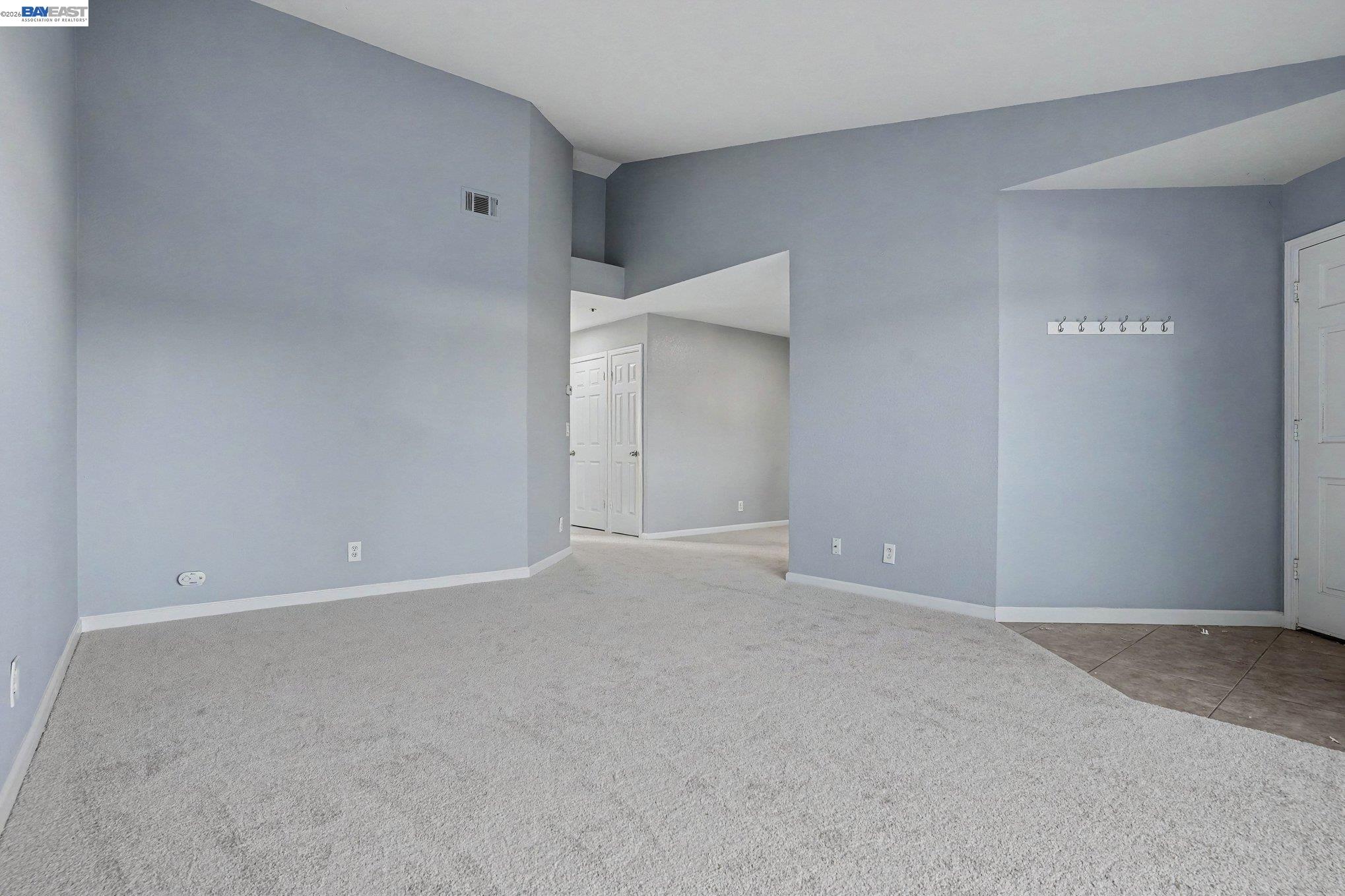 Photo #4: 41137894 Listing: Photo #4
