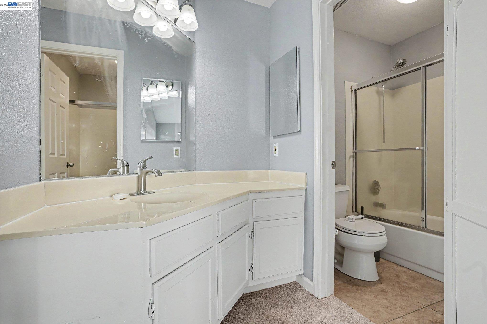 Photo #8: 41137894 Listing: Photo #8
