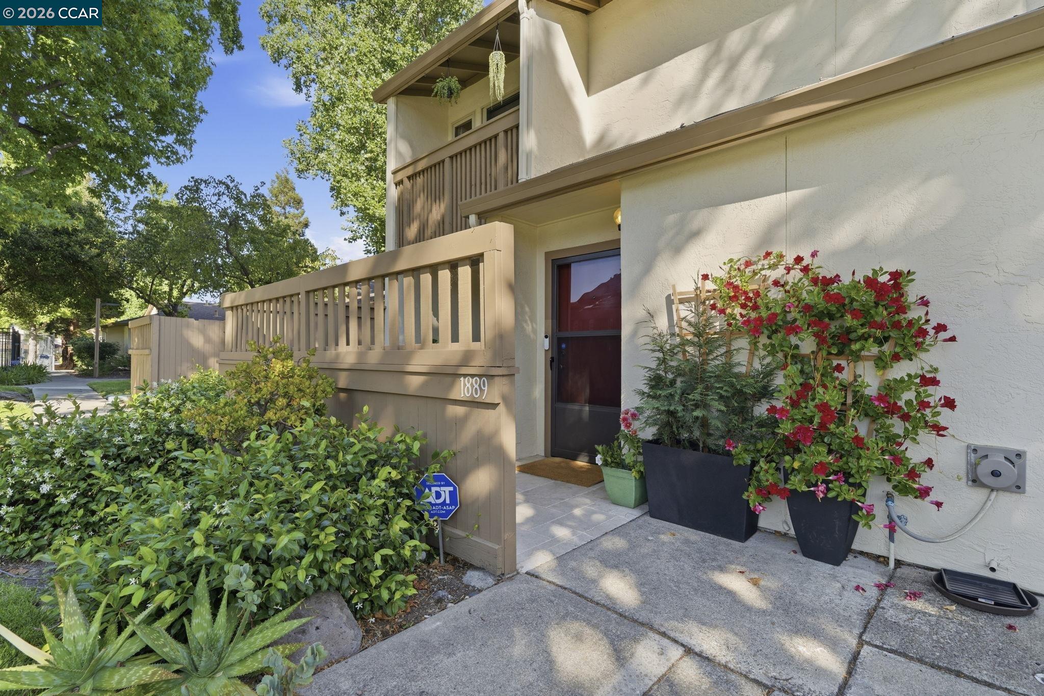 Photo #2: 41137909 Listing: Photo #2