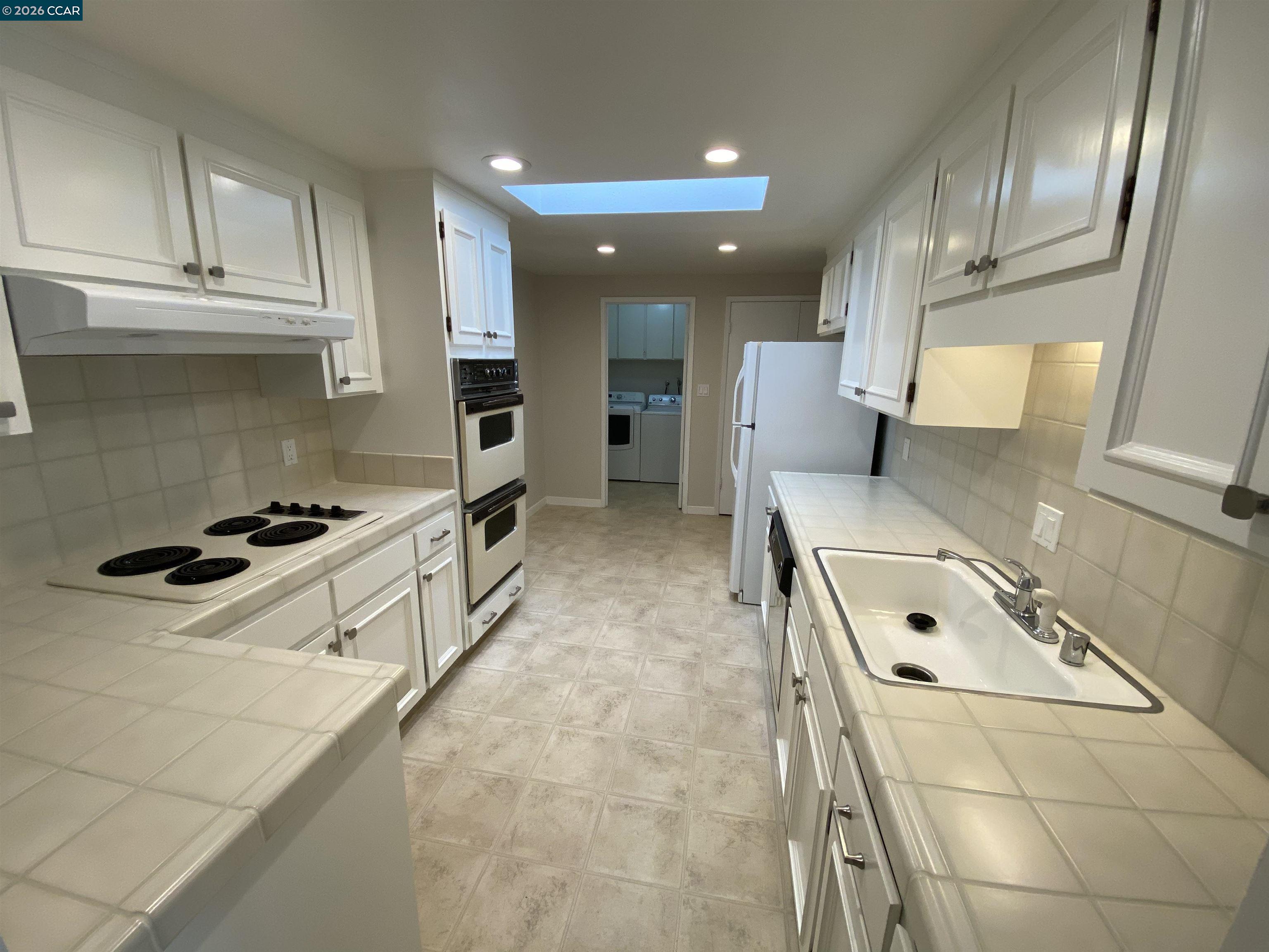Photo #4: 41137910 Listing: Photo #4