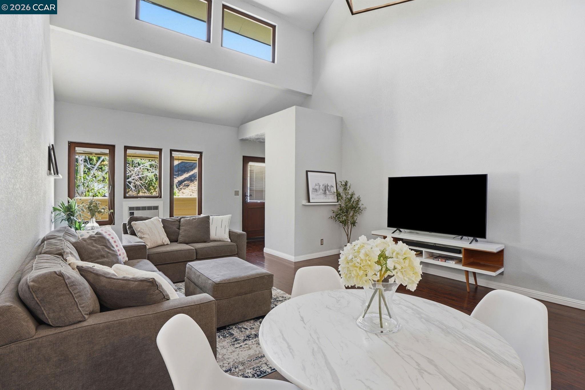 Photo #5: 41137912 Listing: Photo #5