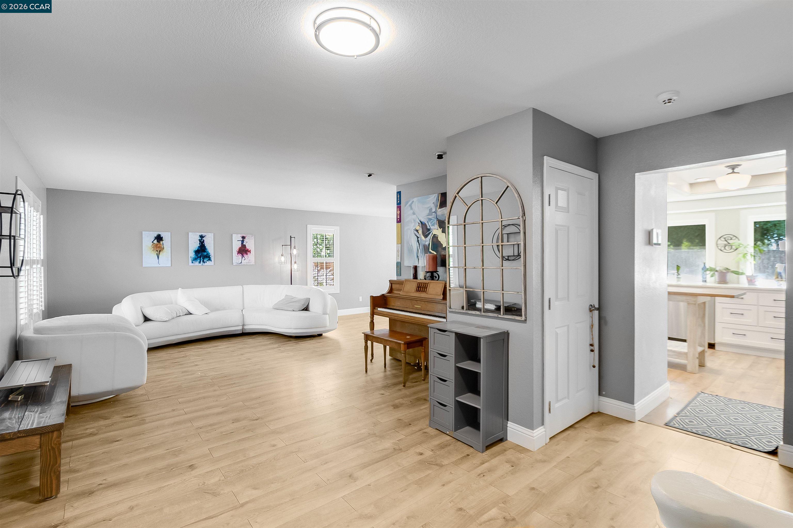 430 Oakwood Cir, Fairfield CA 94534 — photo 9