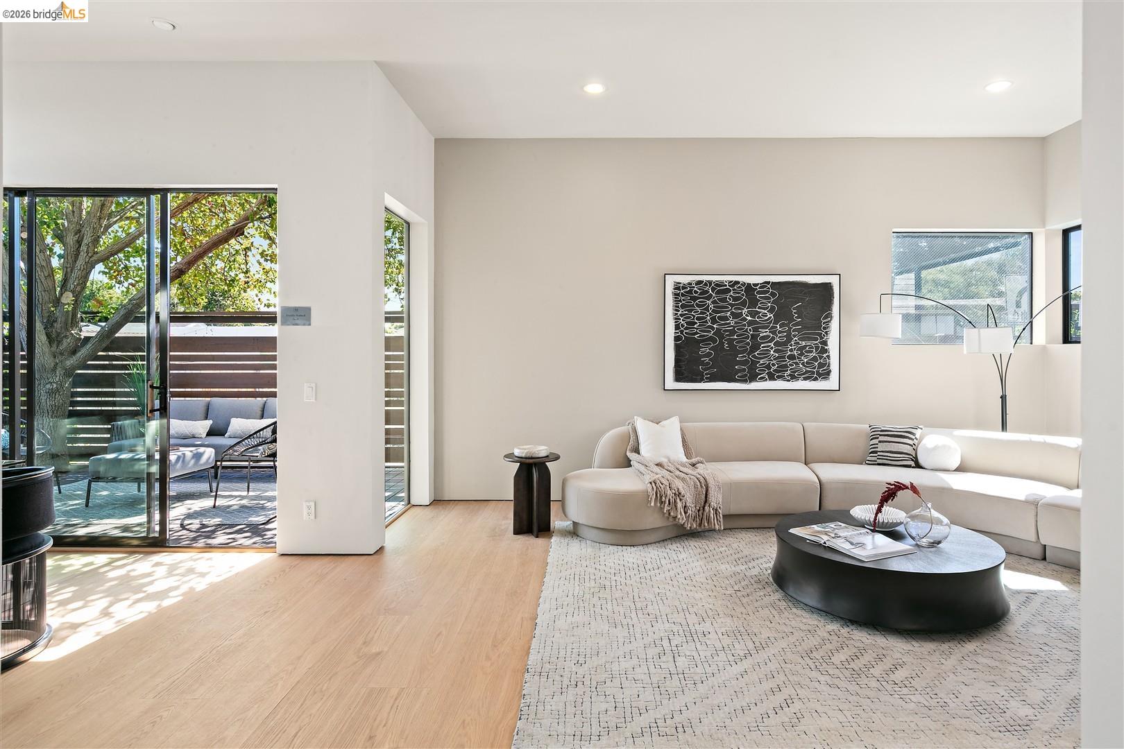 Photo #3: 41137934 Listing: Photo #3