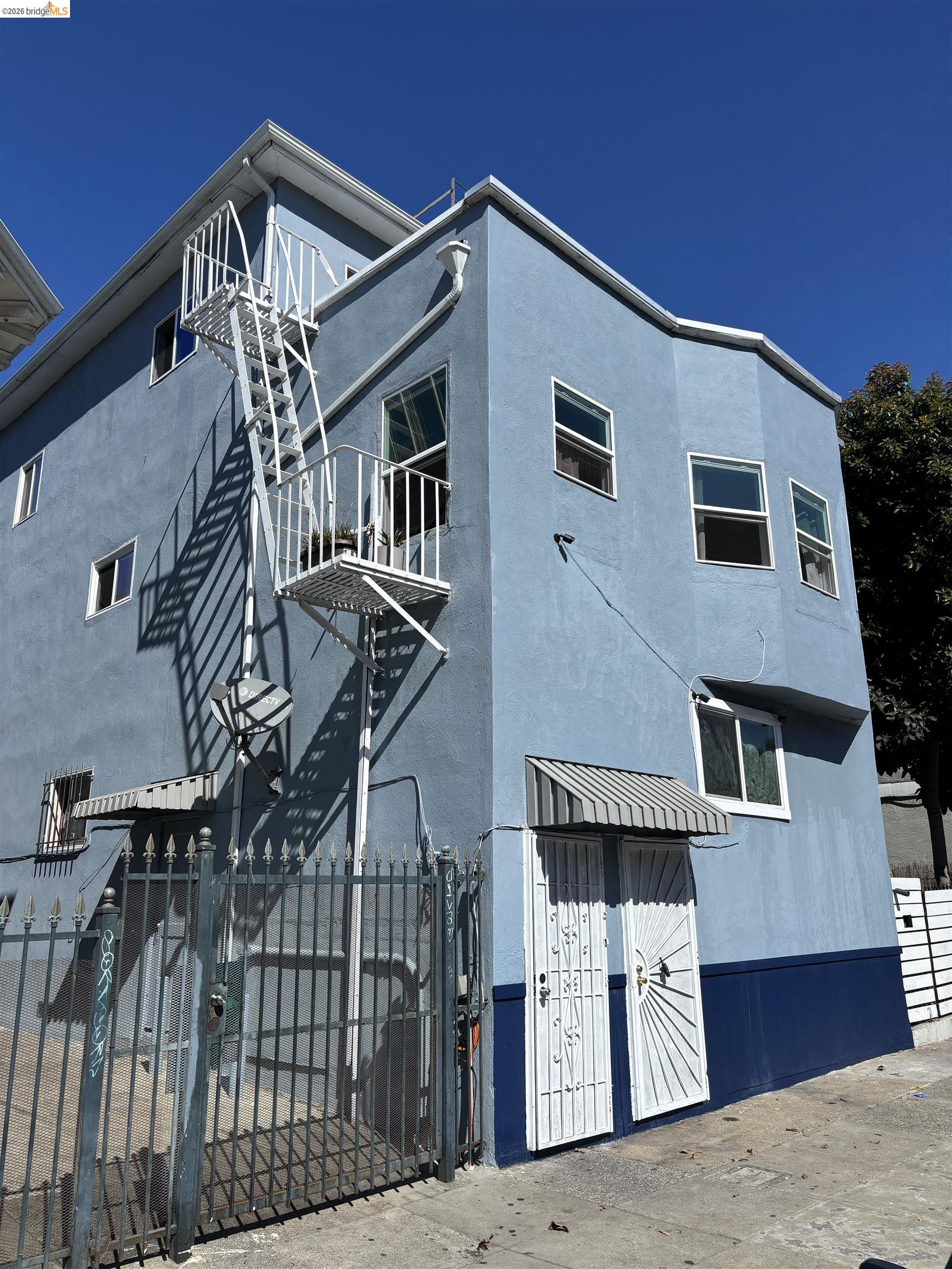 2831 Martin Luther King Jr Way, Oakland CA 94609 — photo 2