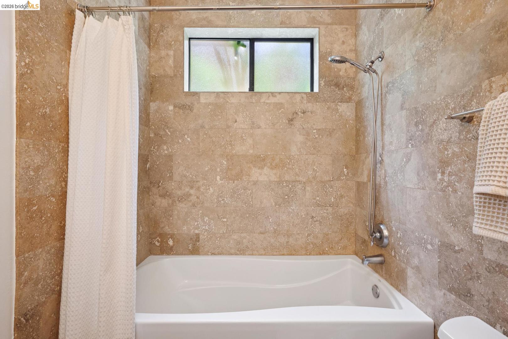 Photo #13: 41137966 Listing: Photo #13