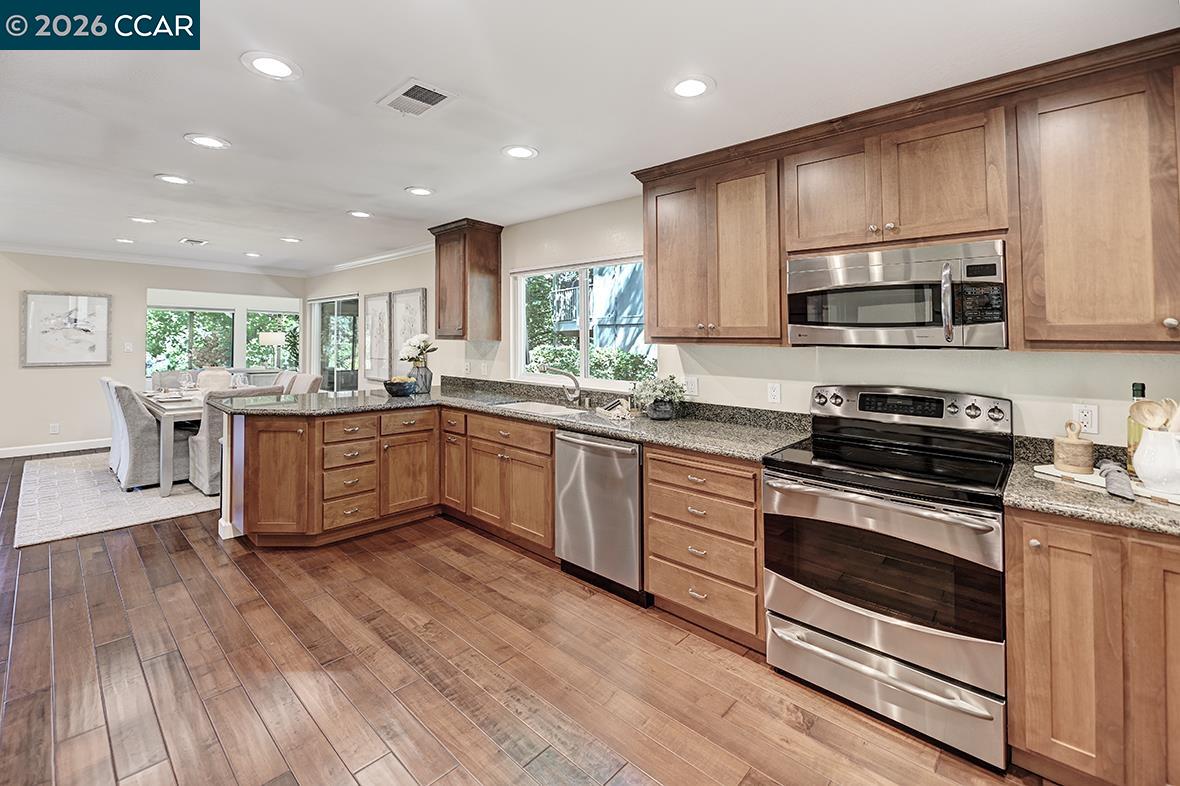 Photo #3: 41137972 Listing: Photo #3
