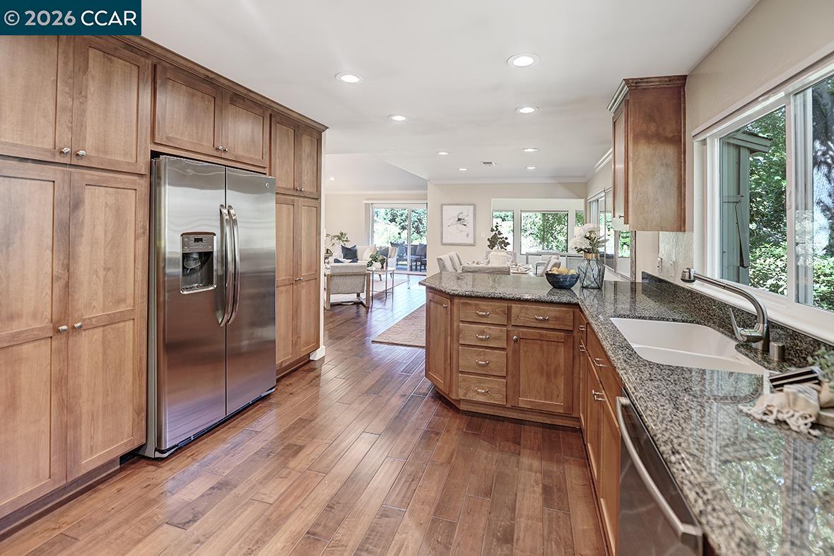 Photo #4: 41137972 Listing: Photo #4