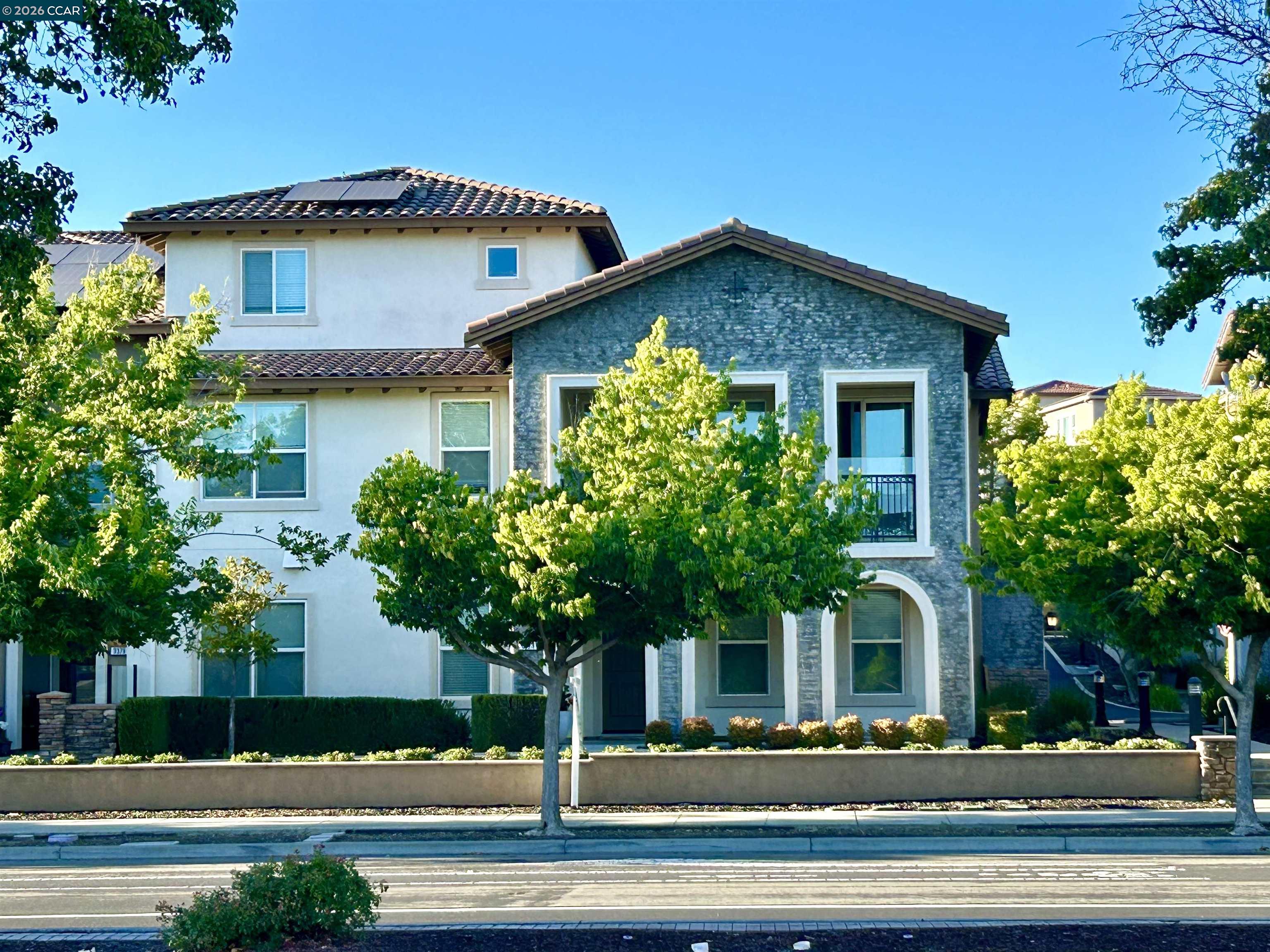 Photo #2: 41137997 Listing: Photo #2