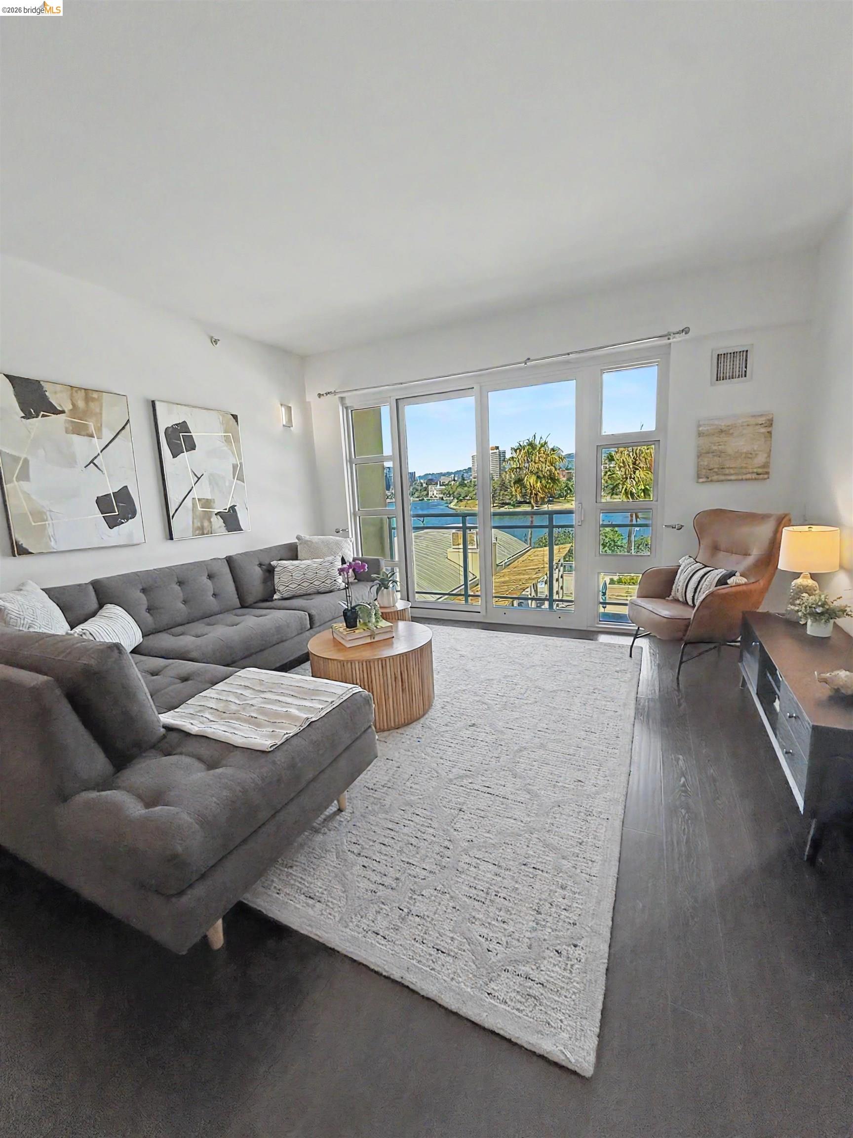 Photo #2: 41138016 Listing: Photo #2