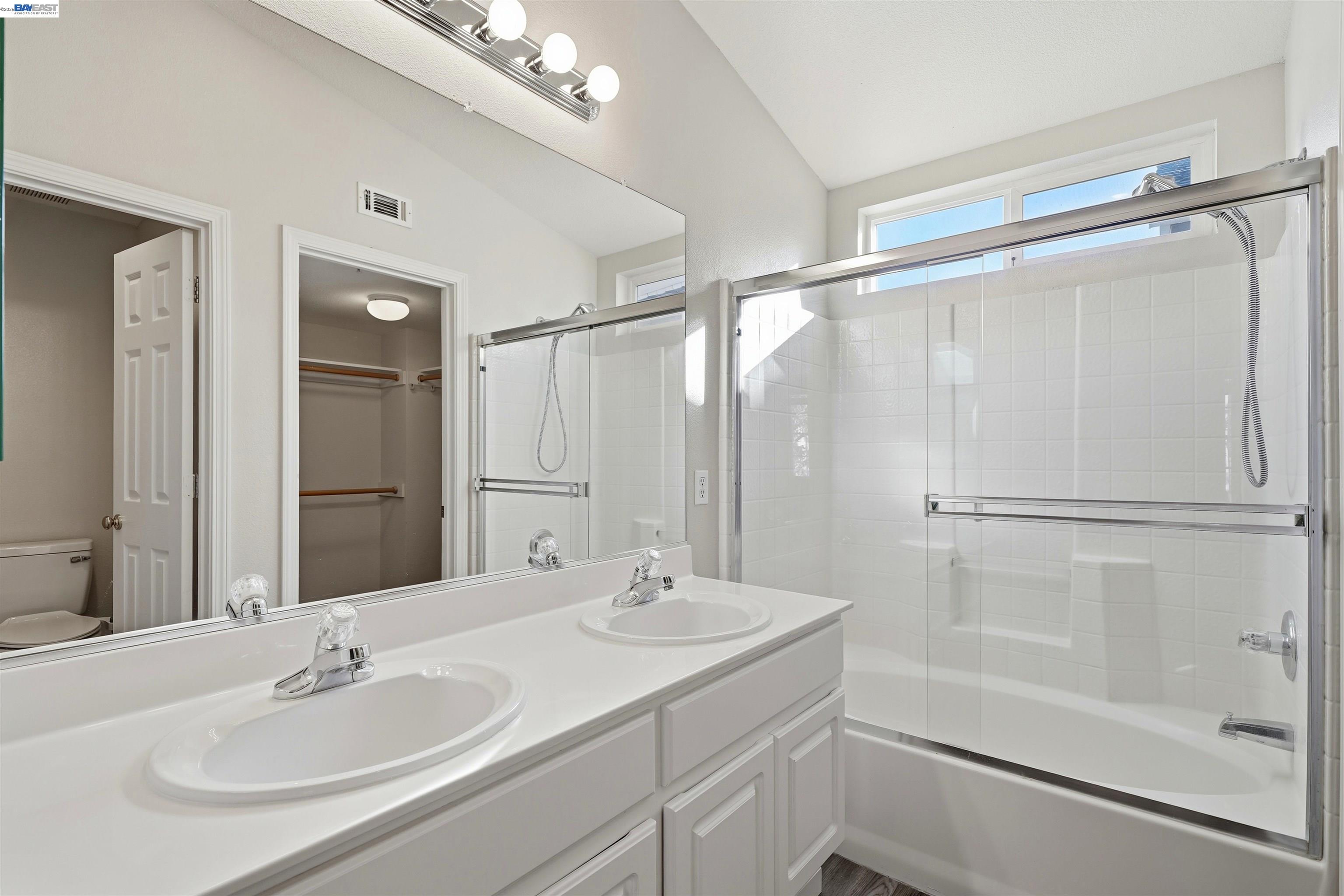 Photo #15: 41138024 Listing: Photo #15