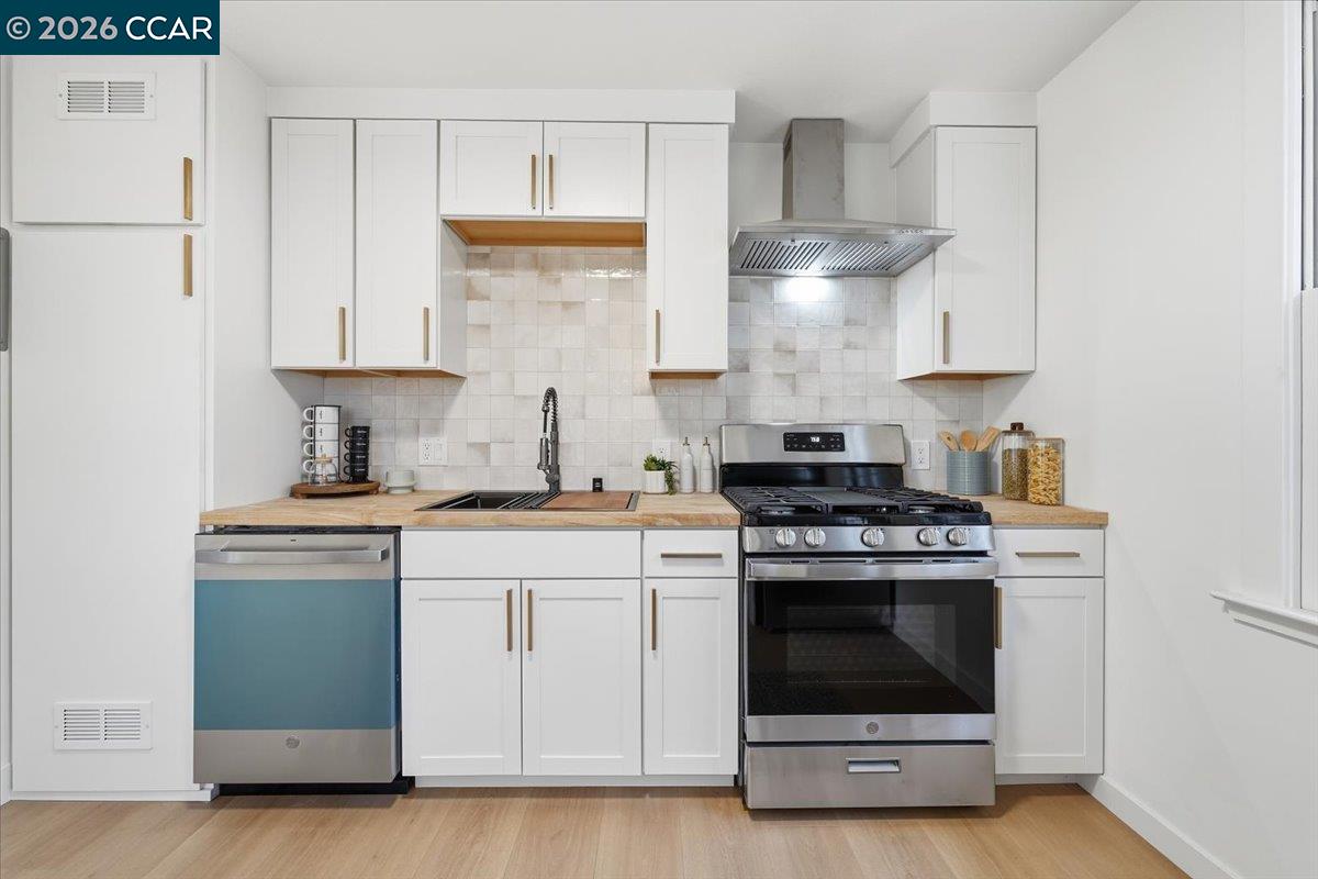 2 Selfridge, Vallejo CA 94590 — photo 3