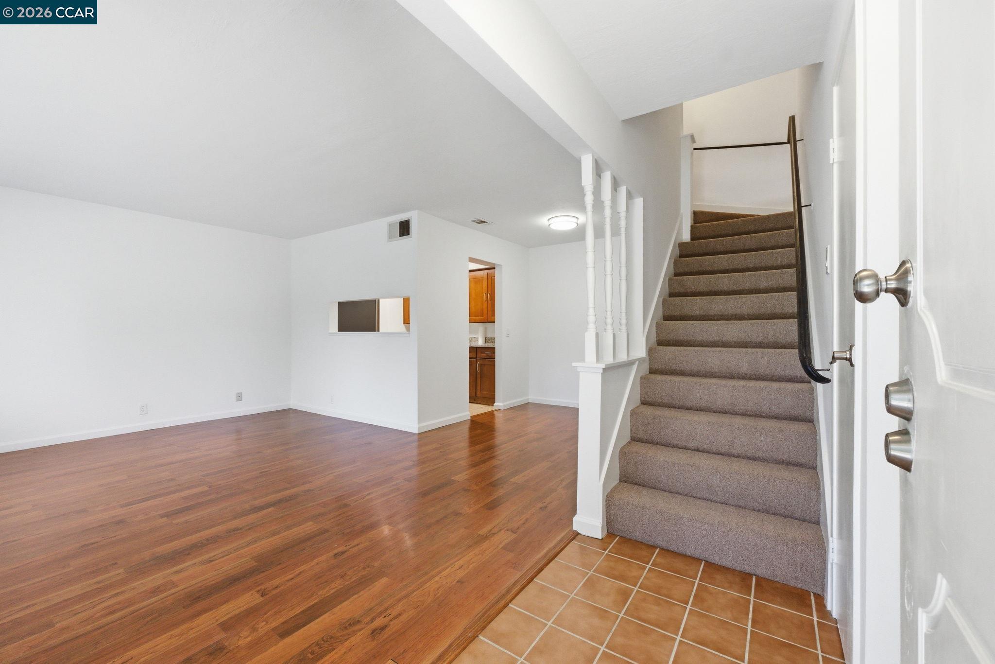 Photo #4: 41138099 Listing: Photo #4