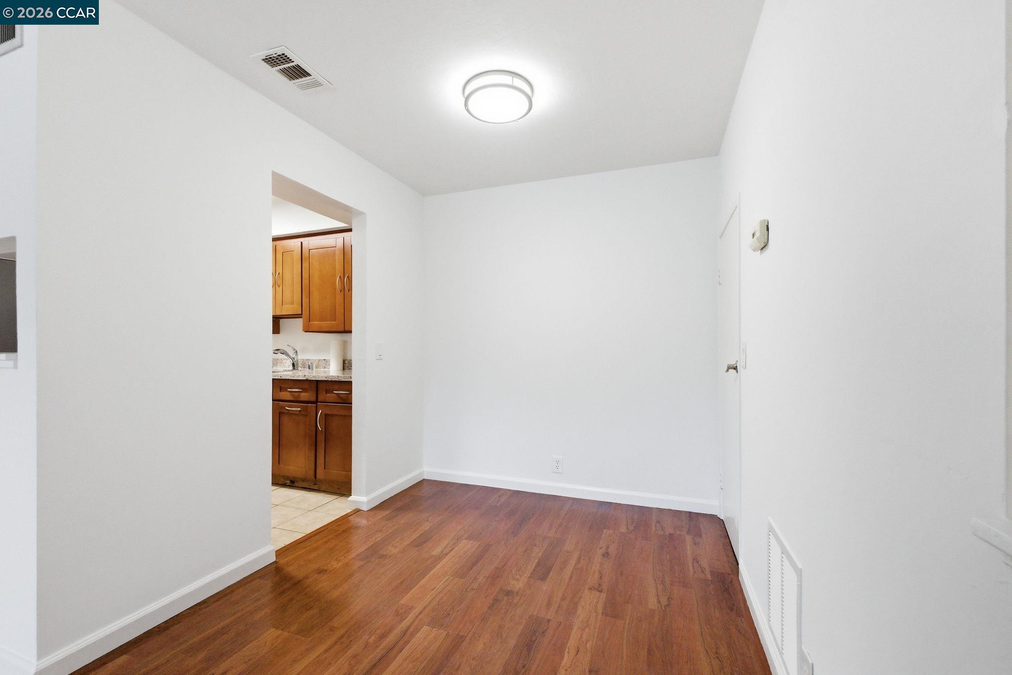 Photo #8: 41138099 Listing: Photo #8