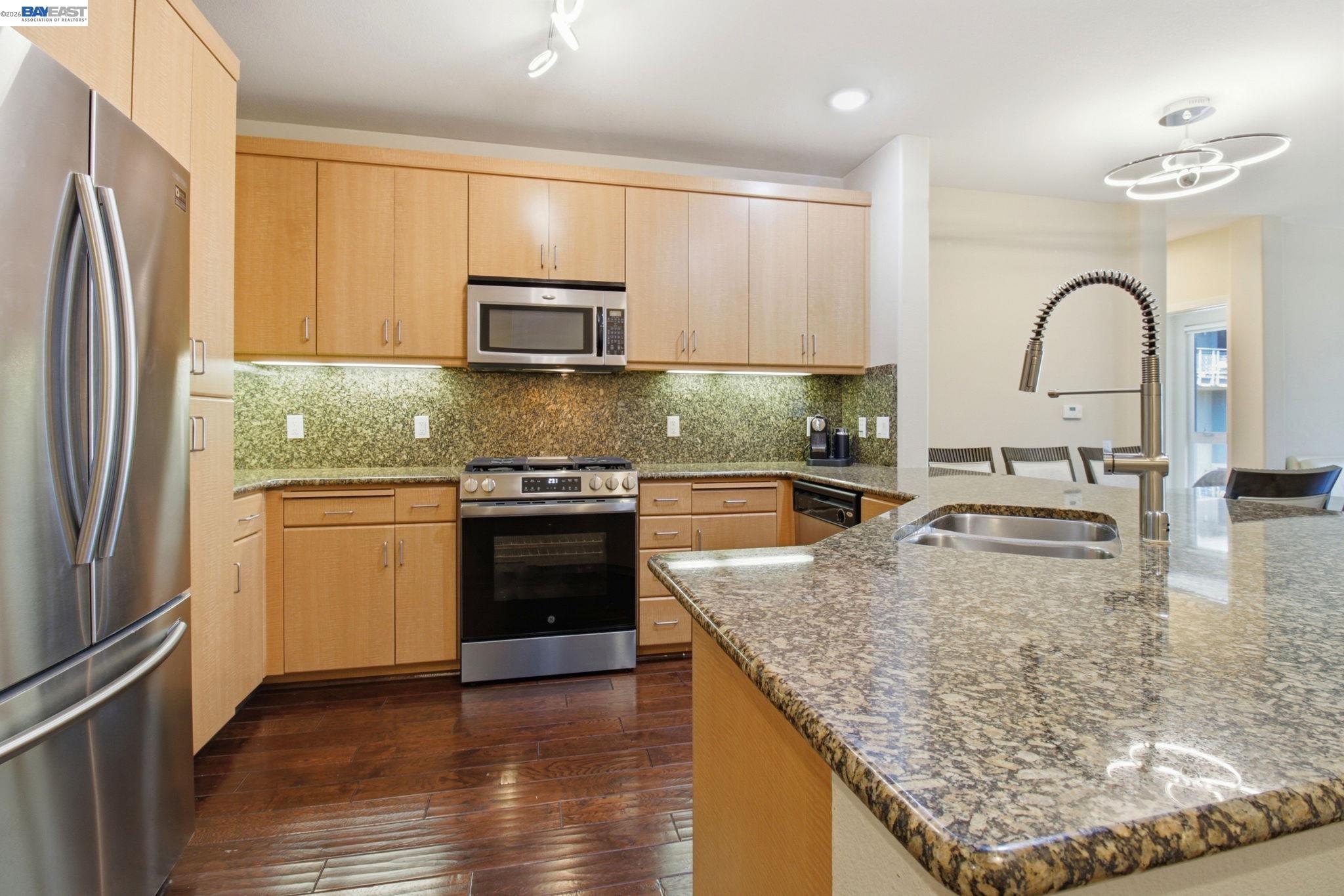 Photo #2: 41138105 Listing: Photo #2