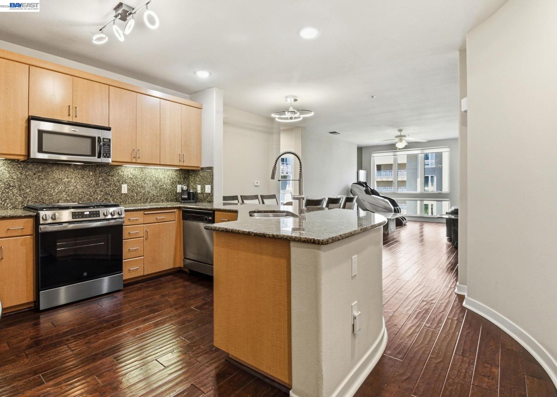 Photo #3: 41138105 Listing: Photo #3