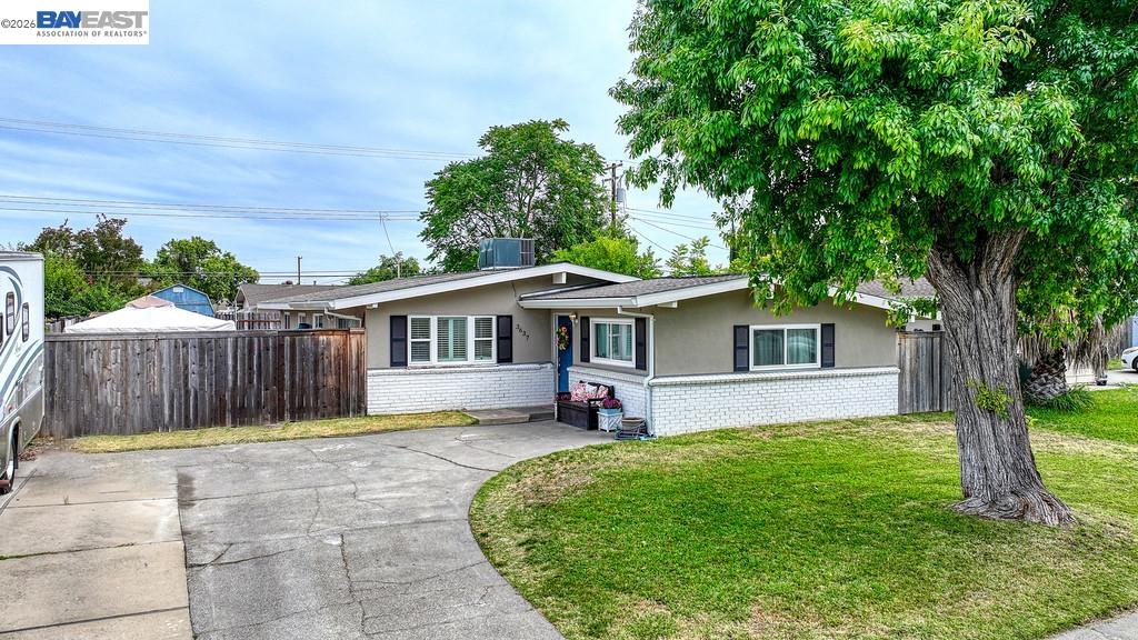 3637 Centinella Drive, North Highlands CA 95660 — photo 2