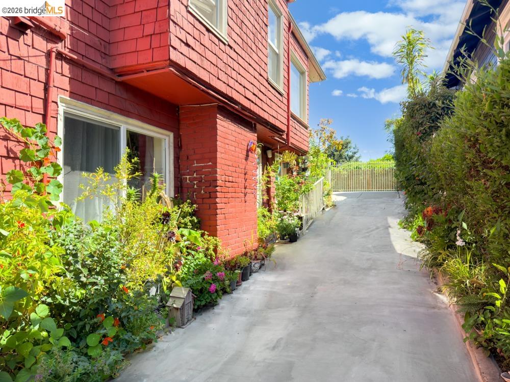 1251 Macarthur Blvd, Oakland CA 94610 — photo 28