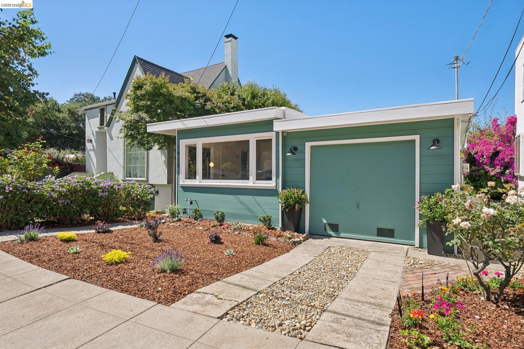 FEATURED LISTINGS