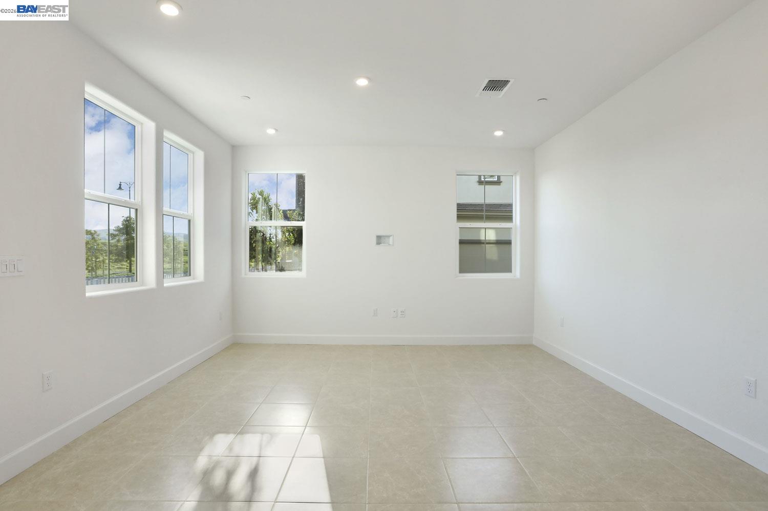 281 E Central Parkway, Mountain House CA 95391 — photo 20