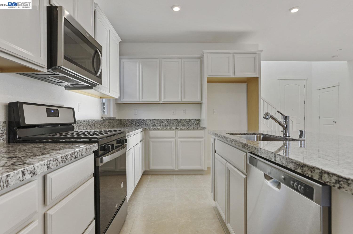 281 E Central Parkway, Mountain House CA 95391 — photo 25