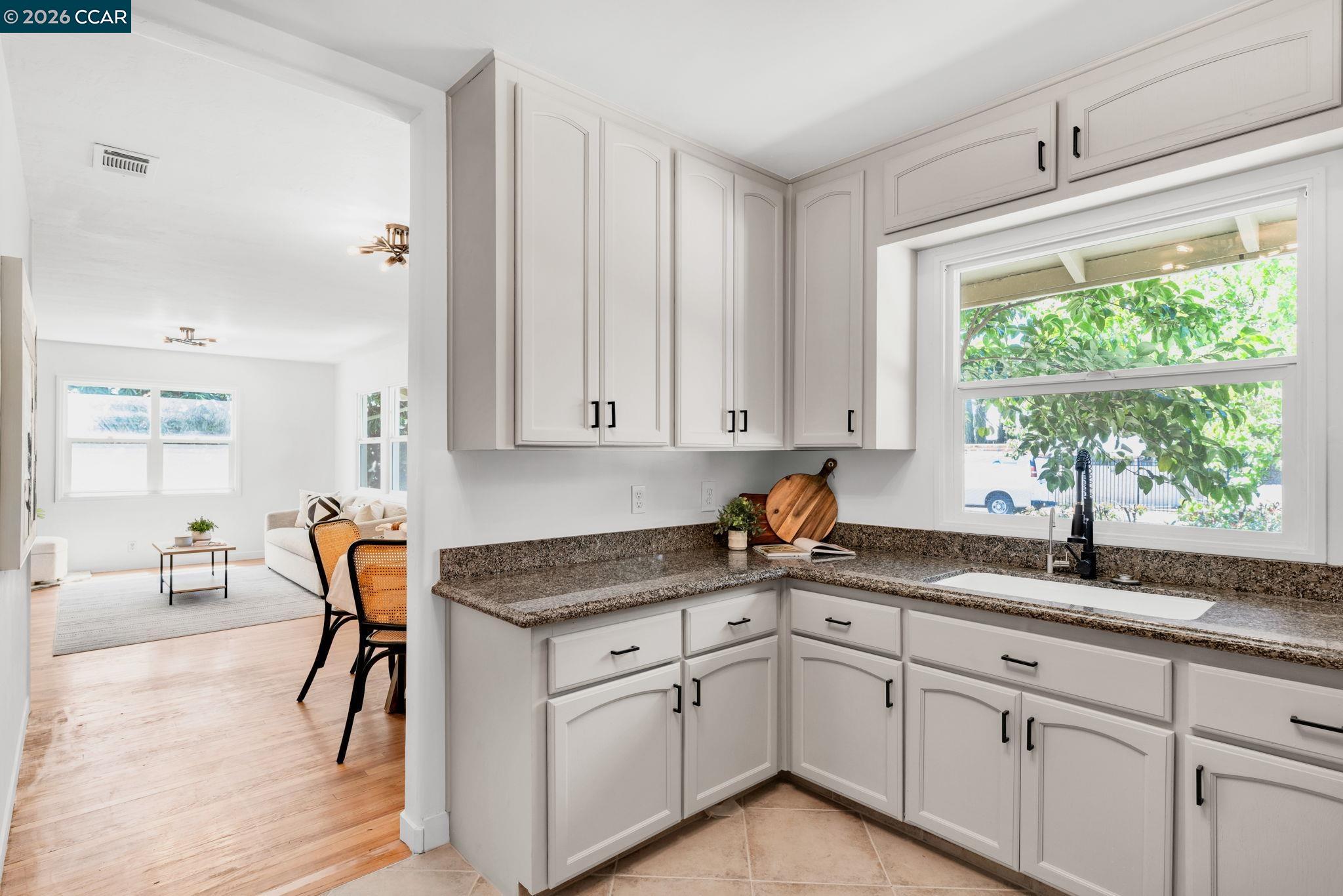 2072 Chalomar Rd, Concord CA 94518 — photo 10