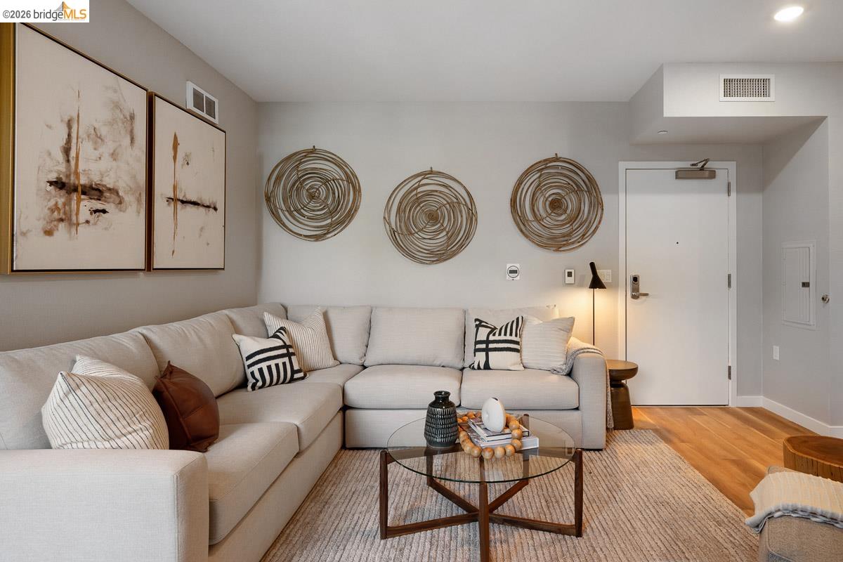Photo #3: 41138255 Listing: Photo #3
