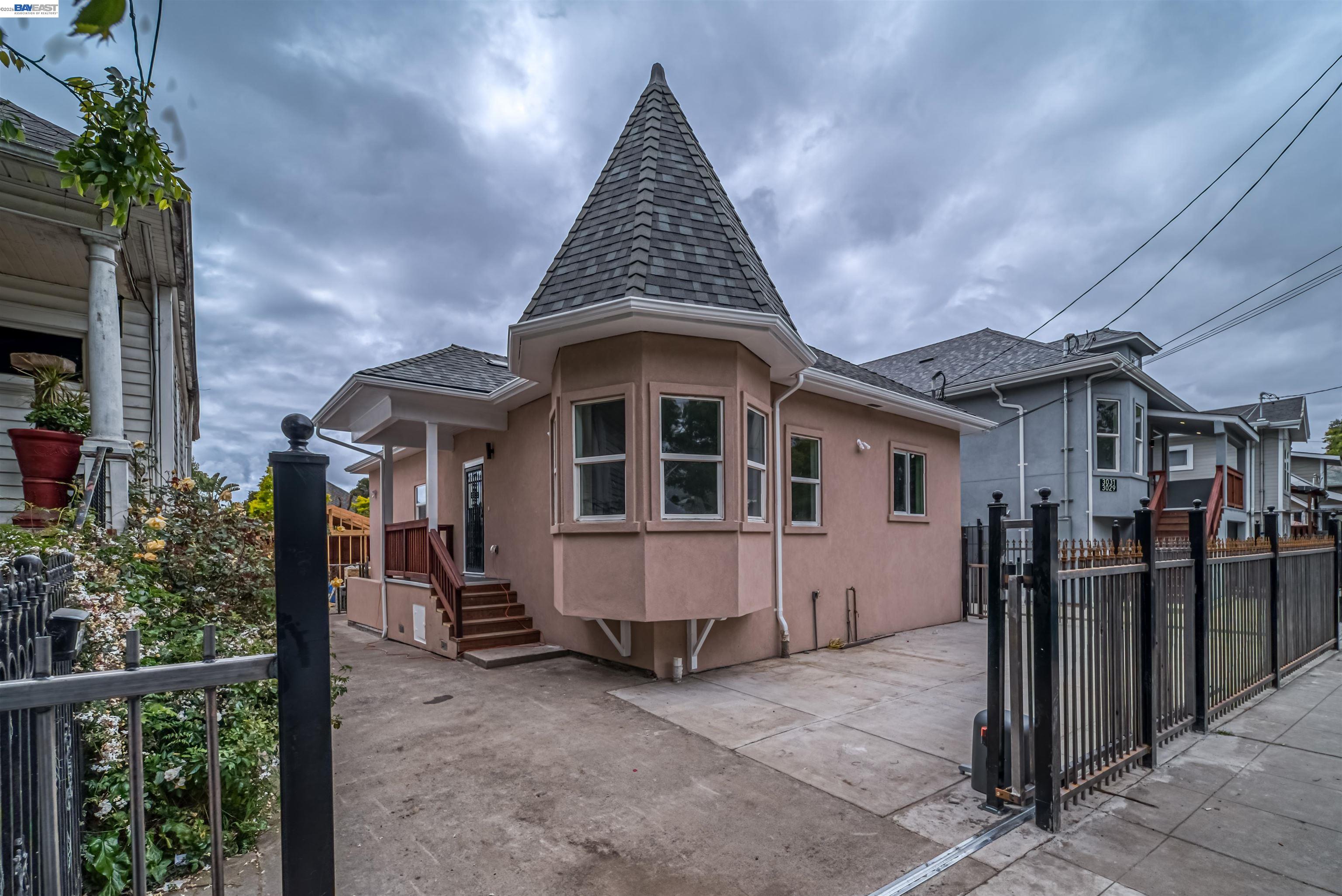 3035 Logan St