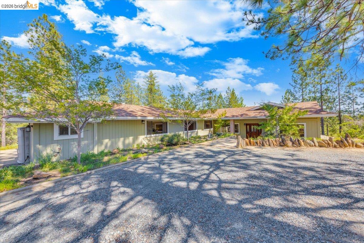 10421 Dexter Ln, Coulterville CA 95311 — photo 2