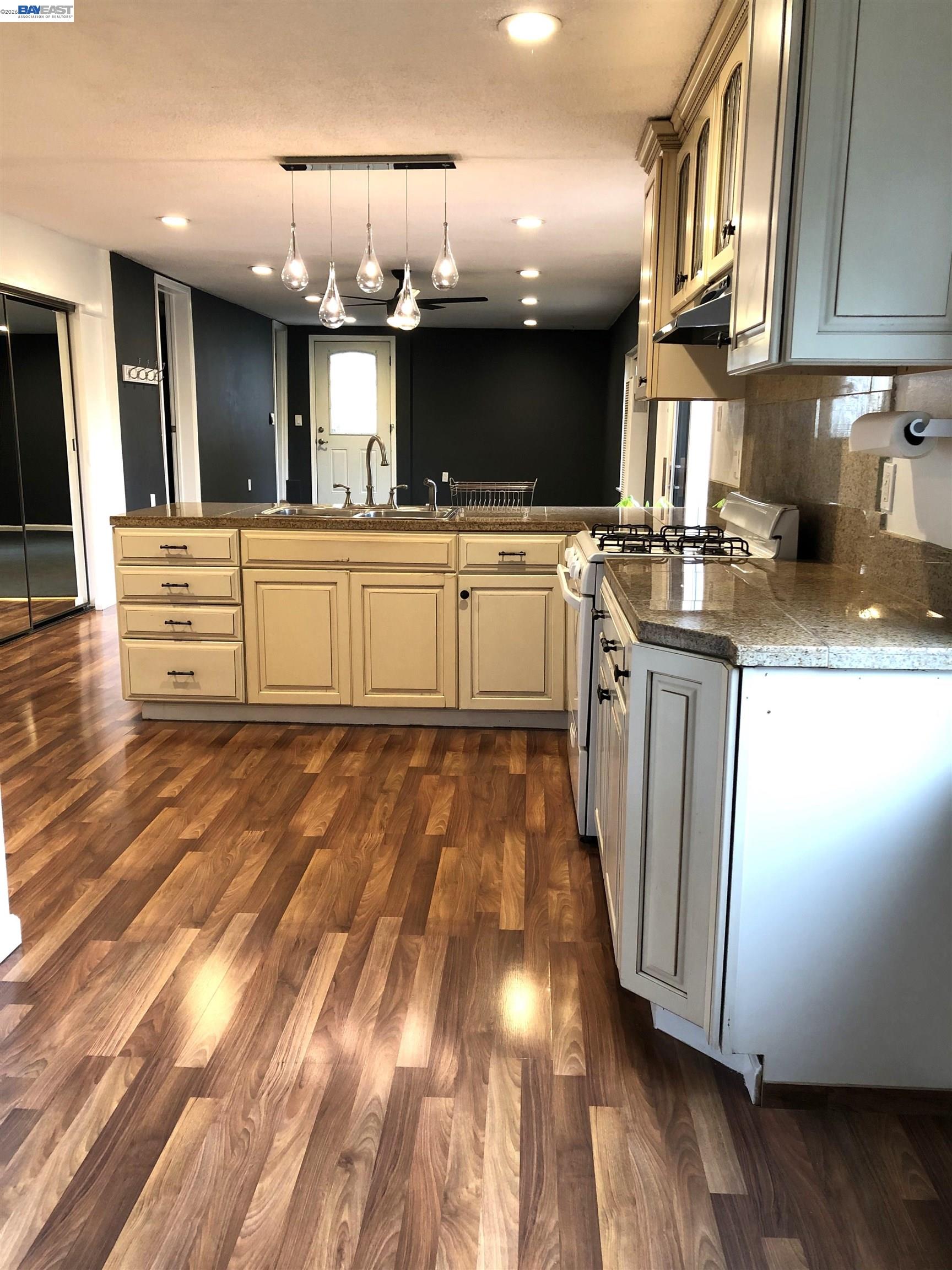 8600 Seneca, Oakland CA 94605 — photo 21