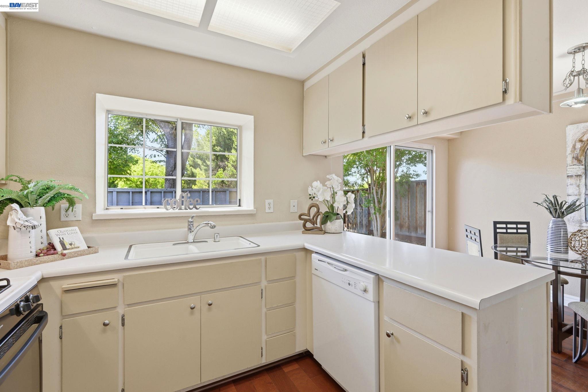 Photo #6: 41138299 Listing: Photo #6