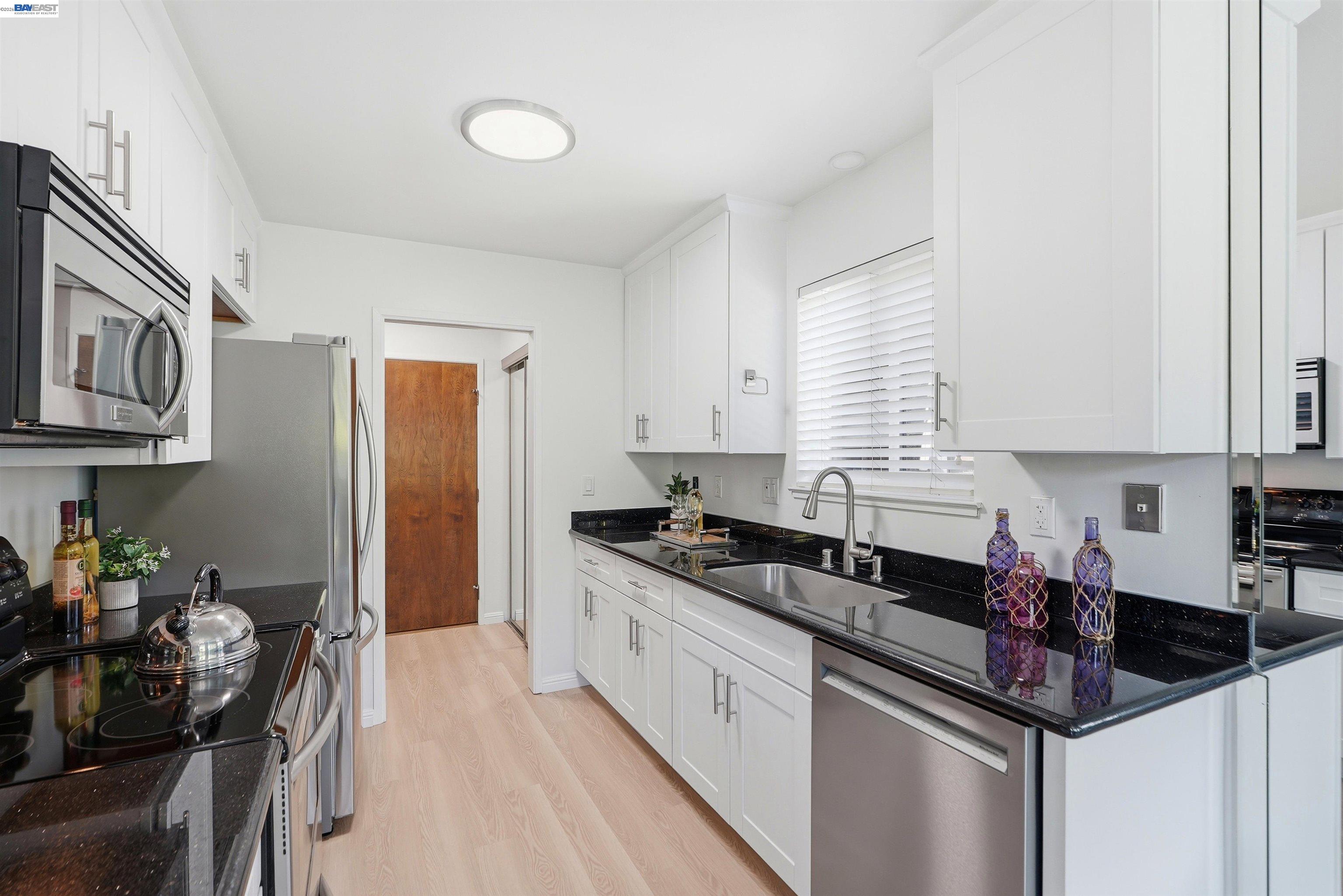 Photo #13: 41138308 Listing: Photo #13