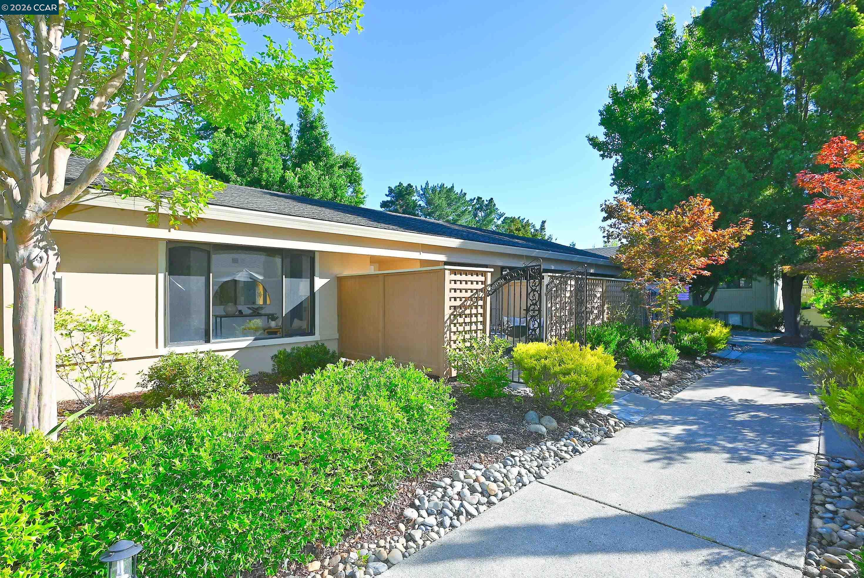 Photo #2: 41138322 Listing: Photo #2