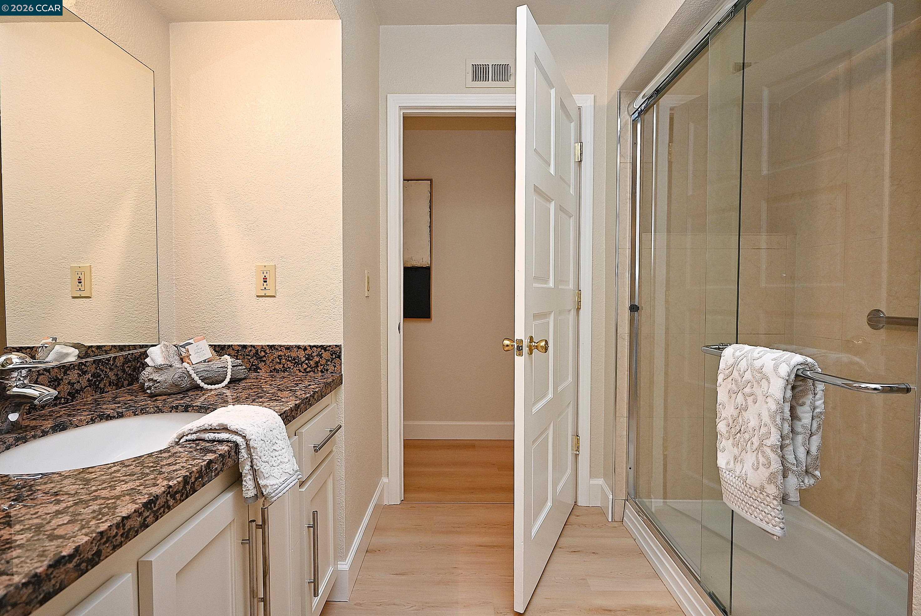 Photo #23: 41138322 Listing: Photo #23