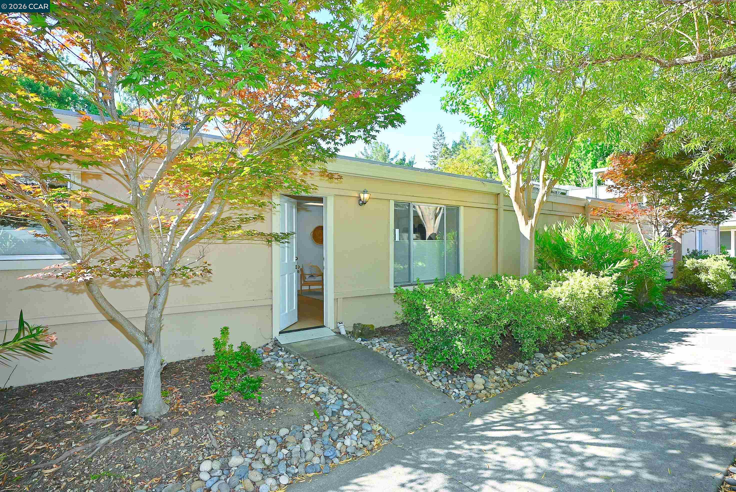 Photo #6: 41138322 Listing: Photo #6
