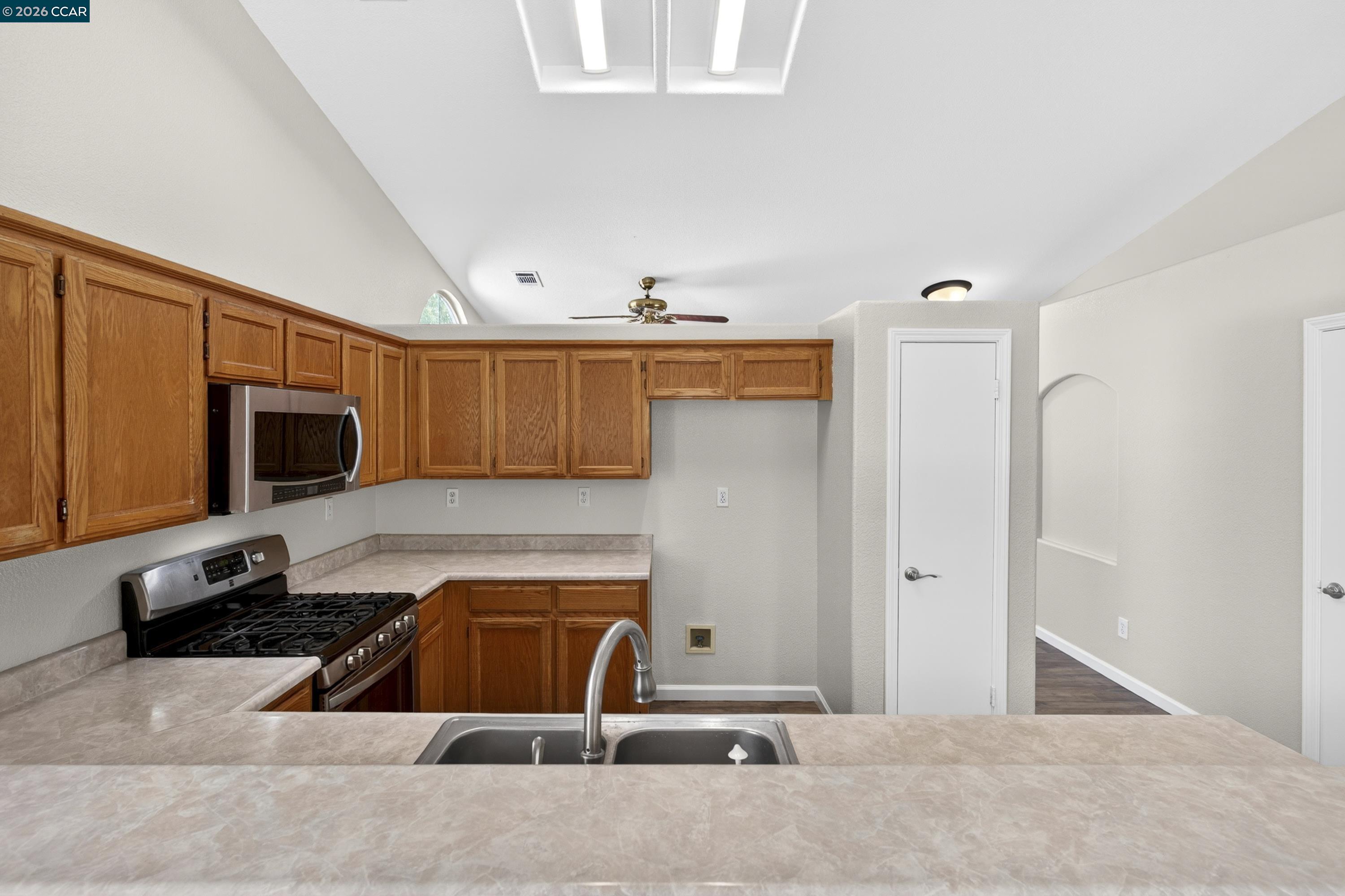 4968 Kimball Hill Cir, Stockton CA 95210 — photo 6