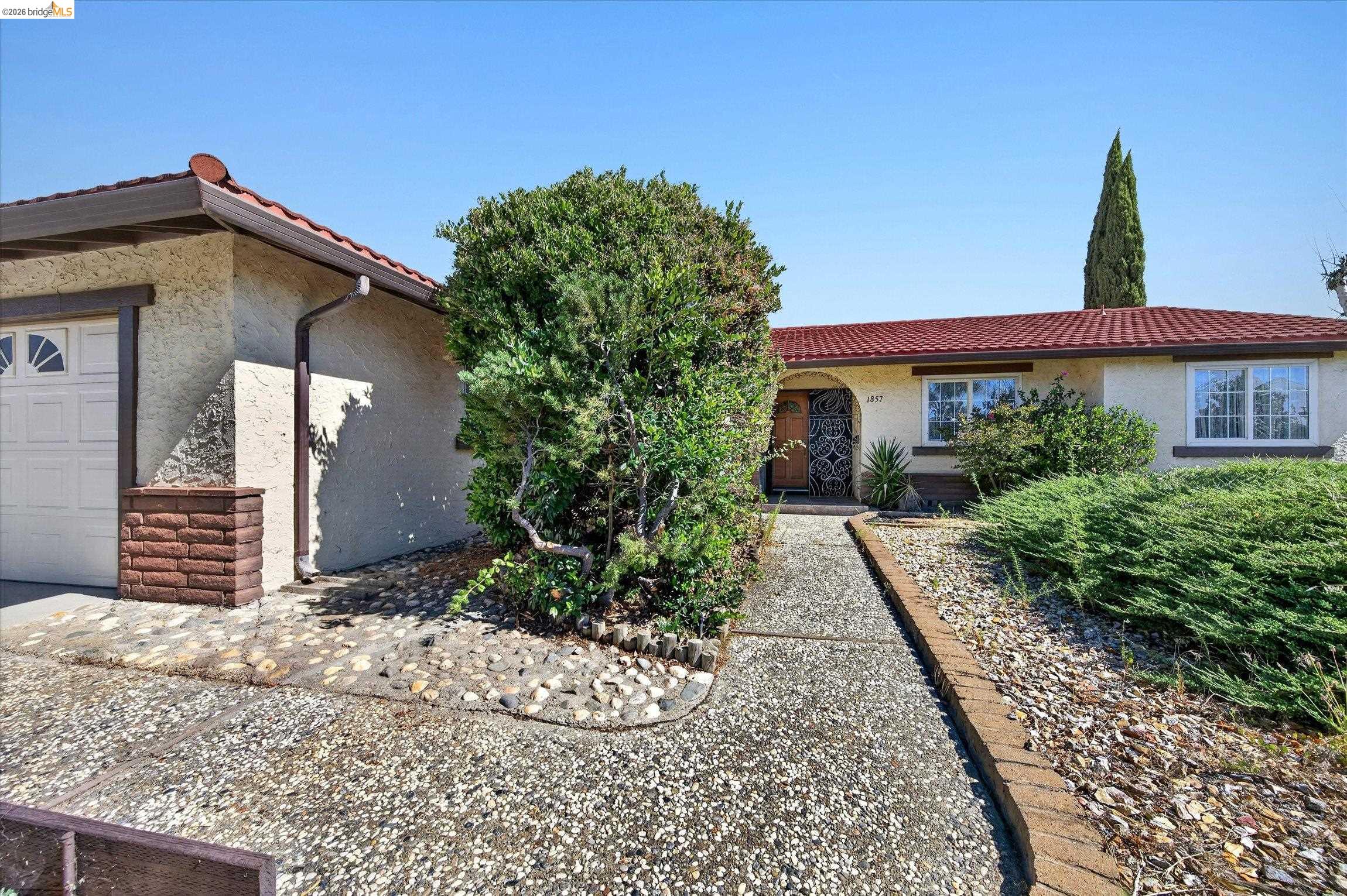 1857 Heatherwood Dr, Pittsburg CA 94565 — photo 2
