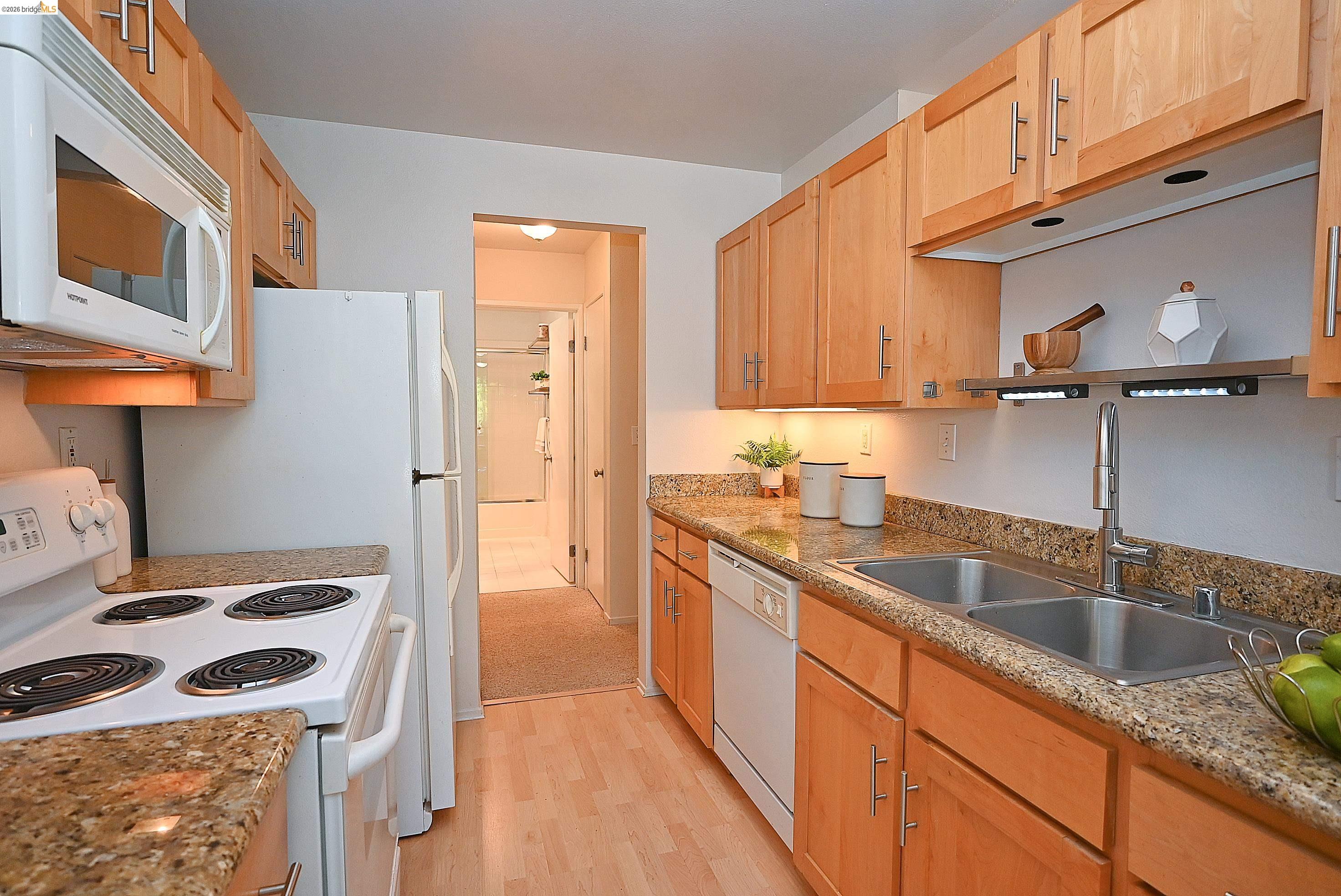 Photo #16: 41138409 Listing: Photo #16
