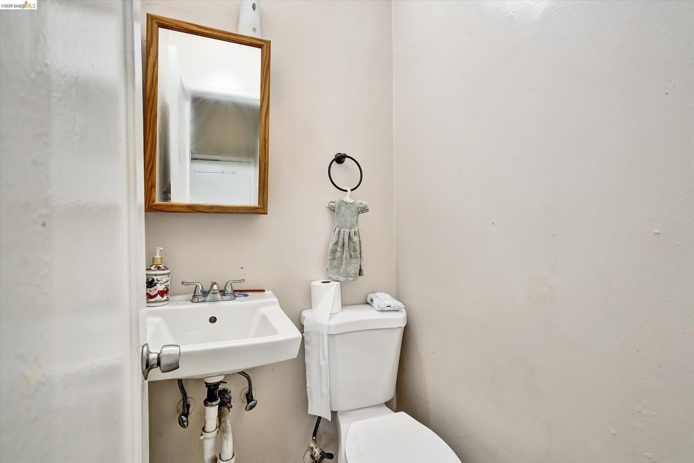 1390 Highland Blvd, Hayward CA 94542 — photo 18