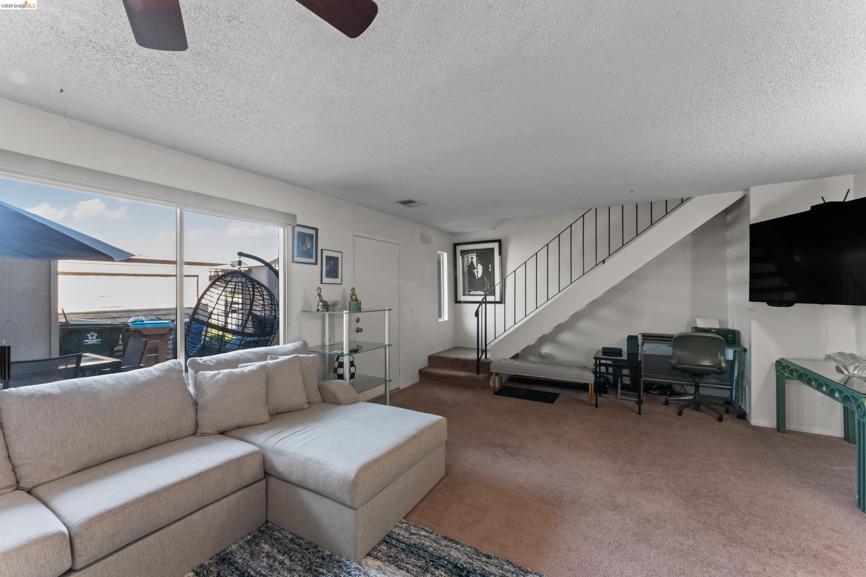 Photo #3: 41138459 Listing: Photo #3