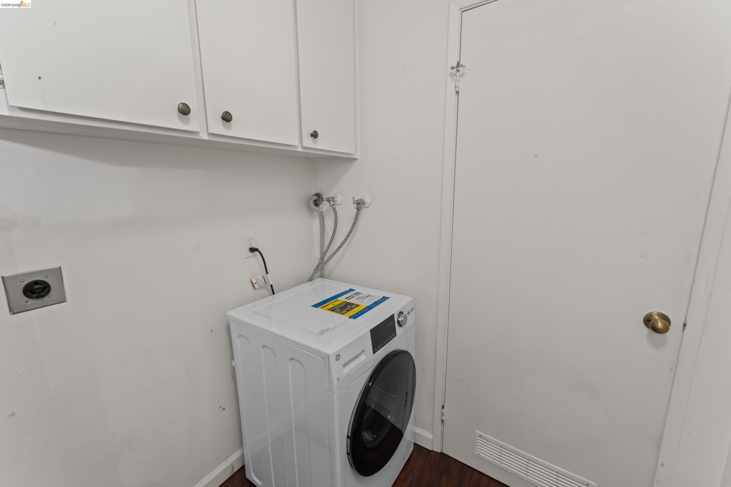 Photo #8: 41138459 Listing: Photo #8