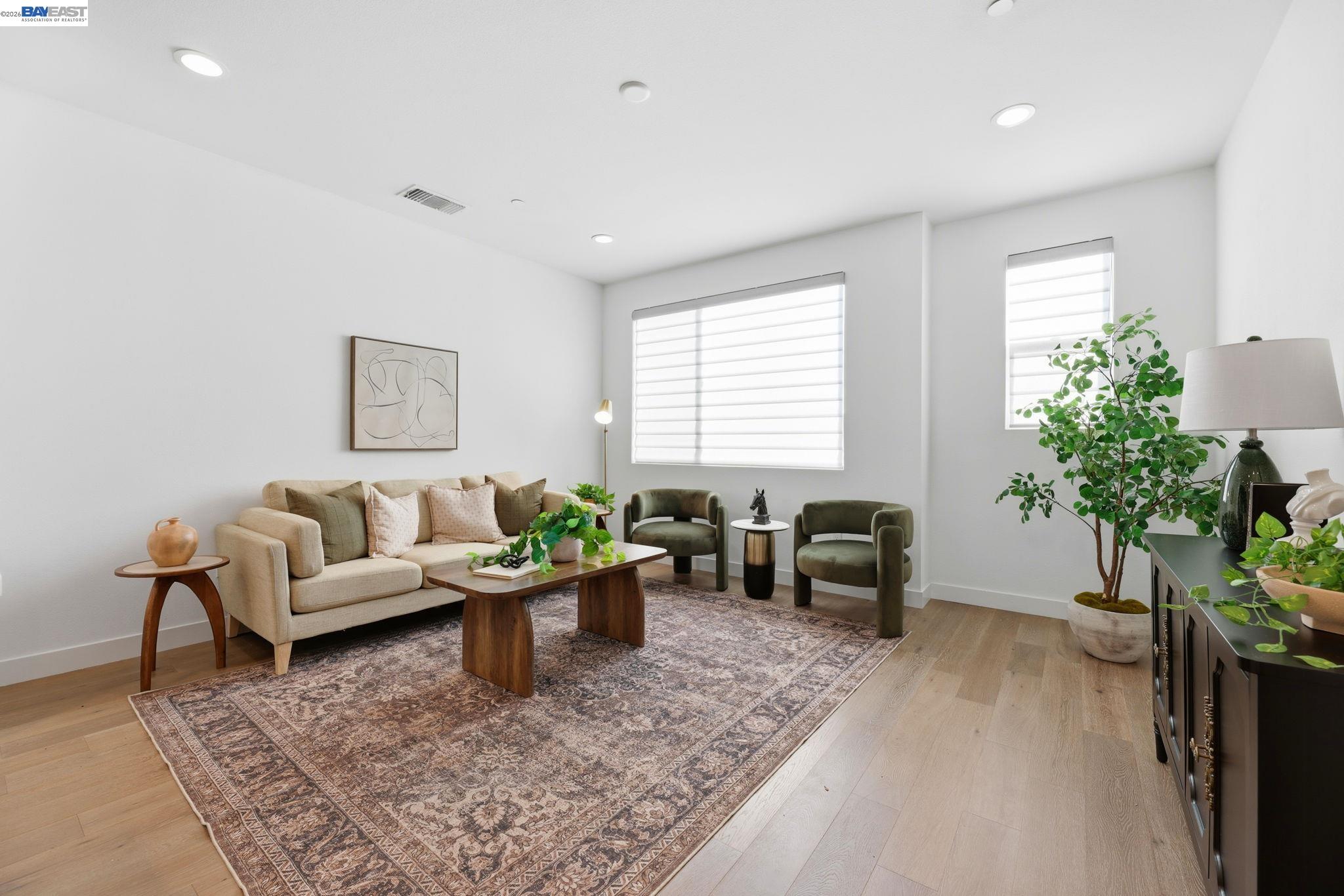 931 Edy Ln, Oakland CA 94607 — photo 2